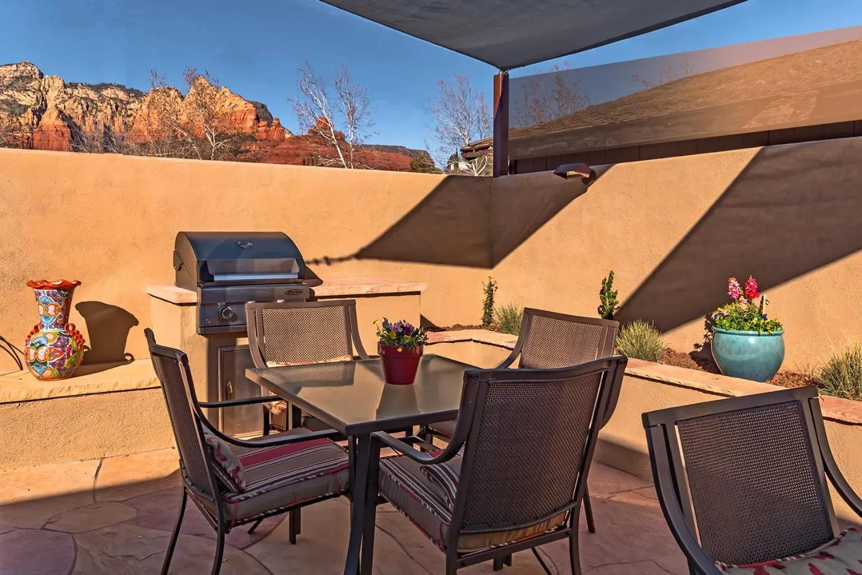 Junior Suite - single occupancy in Sedona Uptown Suites Junior Suite - single occupancy in Sedona Uptown Suites