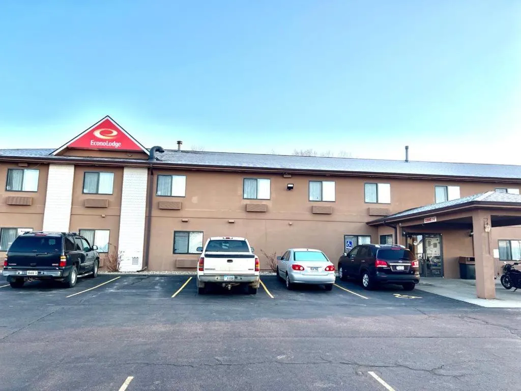 Parking in Econo Lodge Oacoma - Chamberlain West