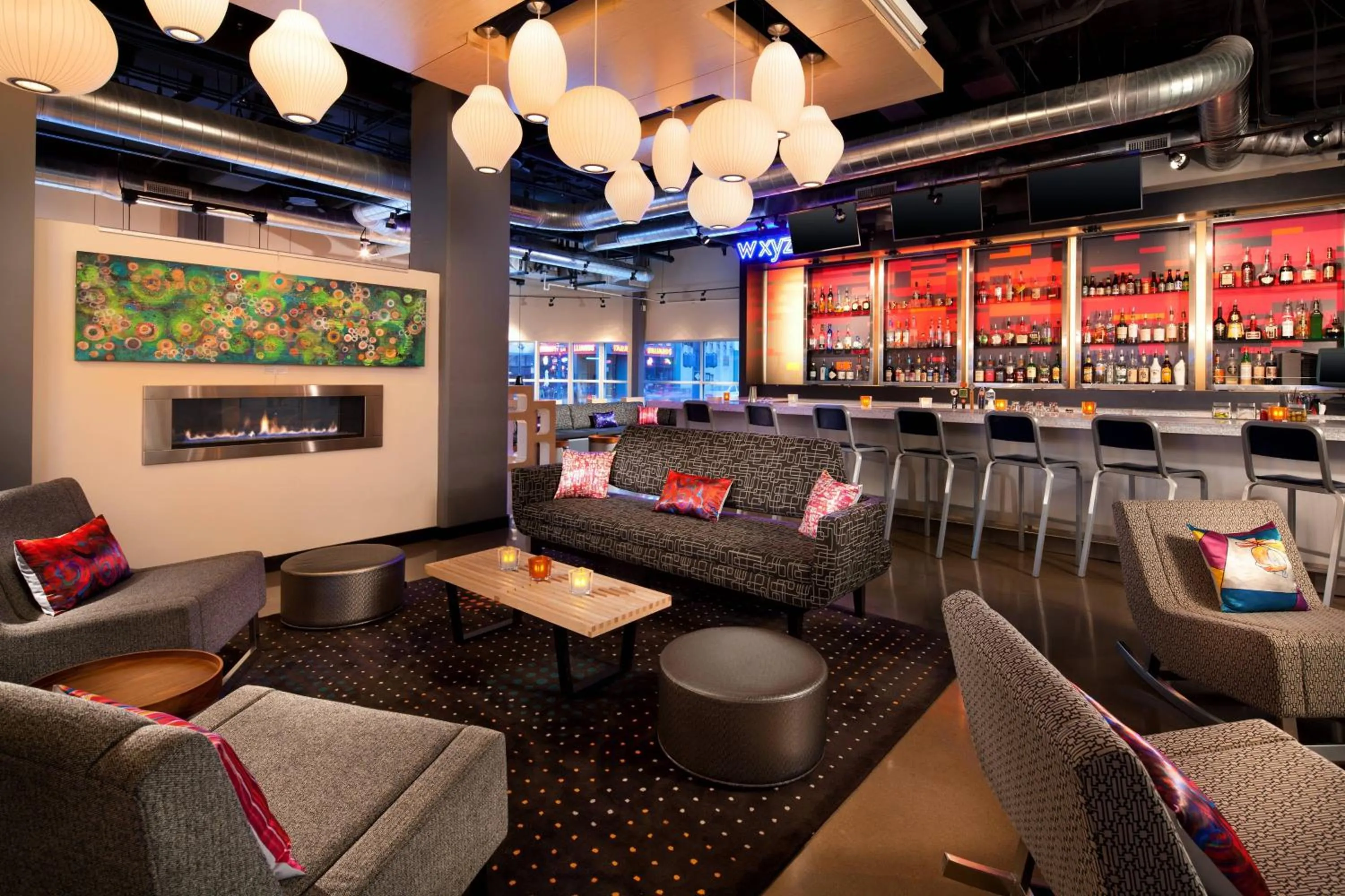 Lounge or bar in Aloft Denver Downtown