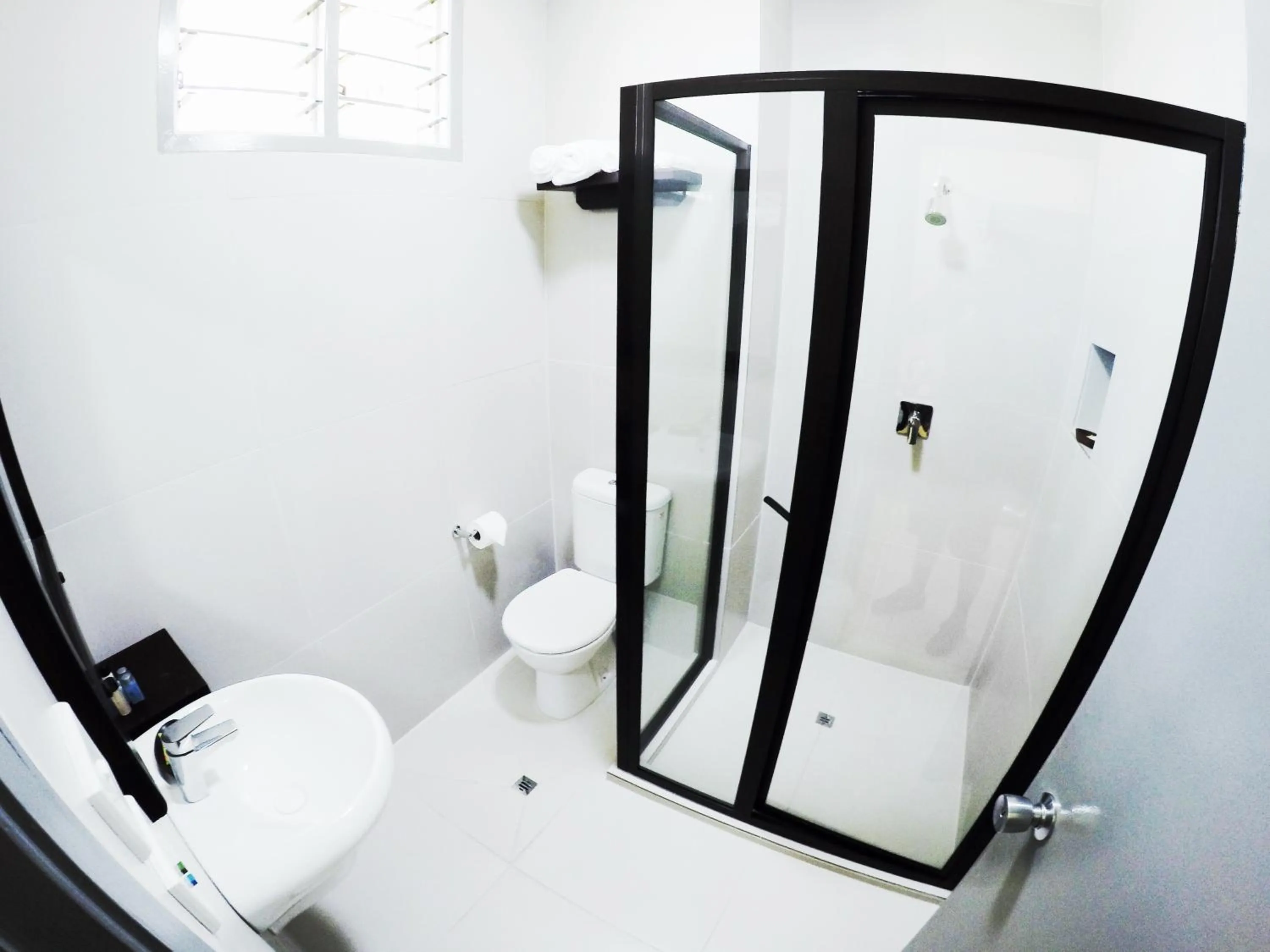 Bathroom in Hotel Oasis