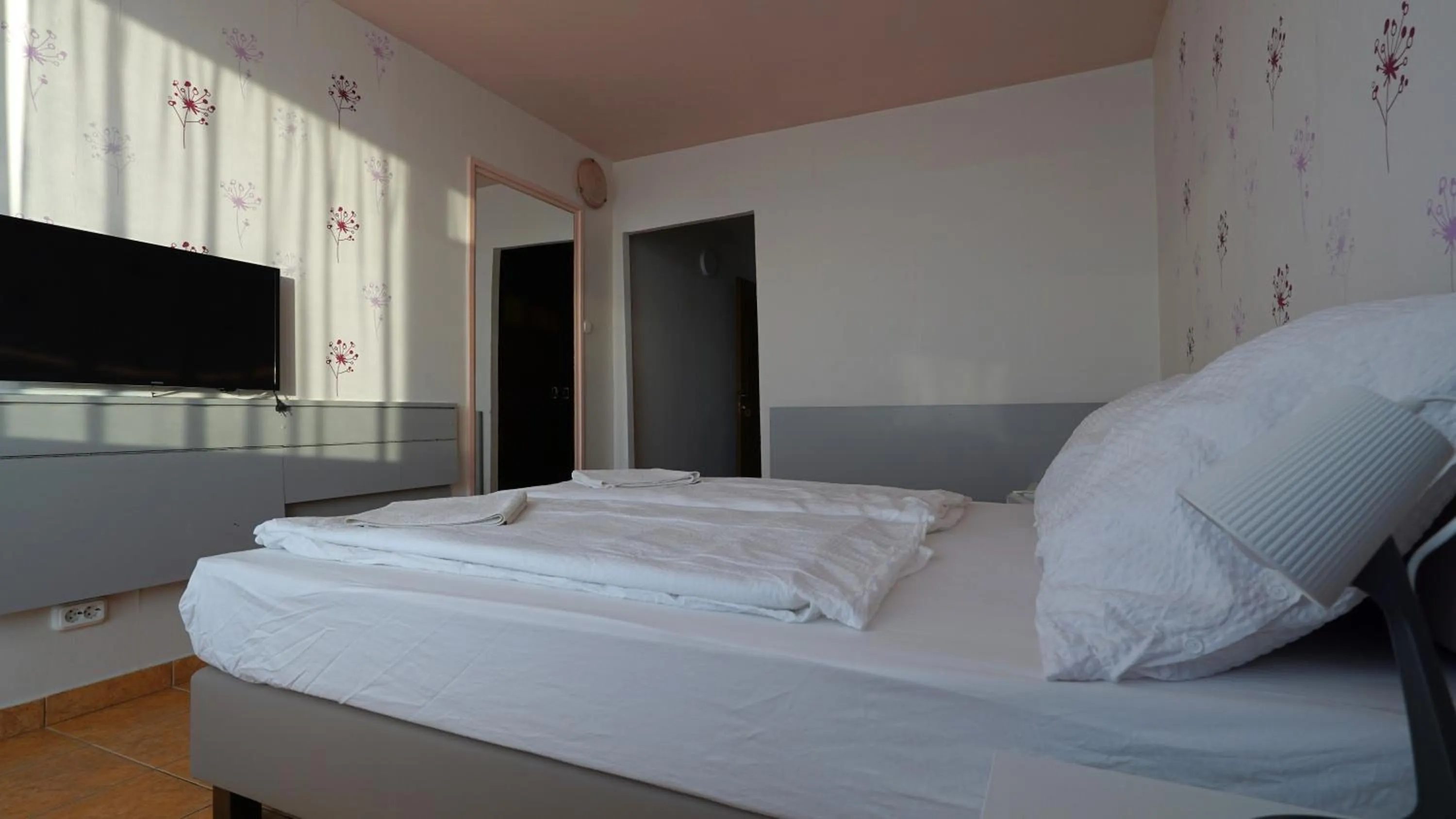 Photo of the whole room, Bed in Plazs Hotel Siófok