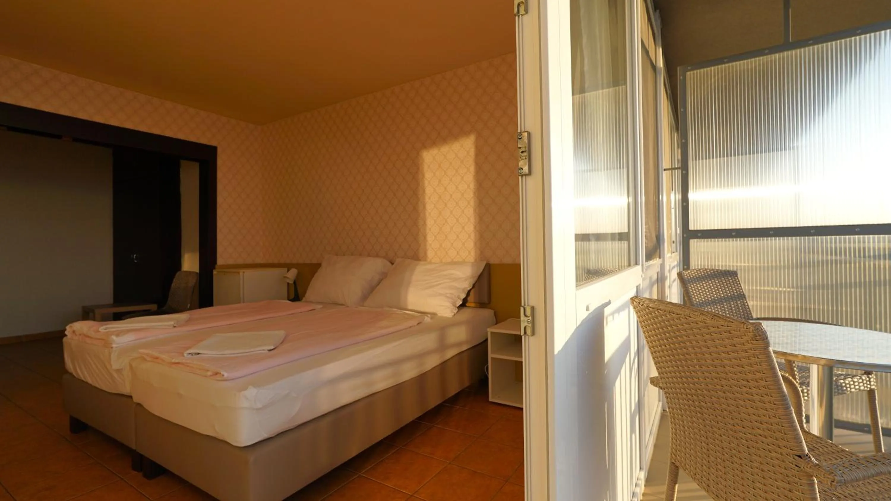 Bedroom, Bed in Plazs Hotel Siófok