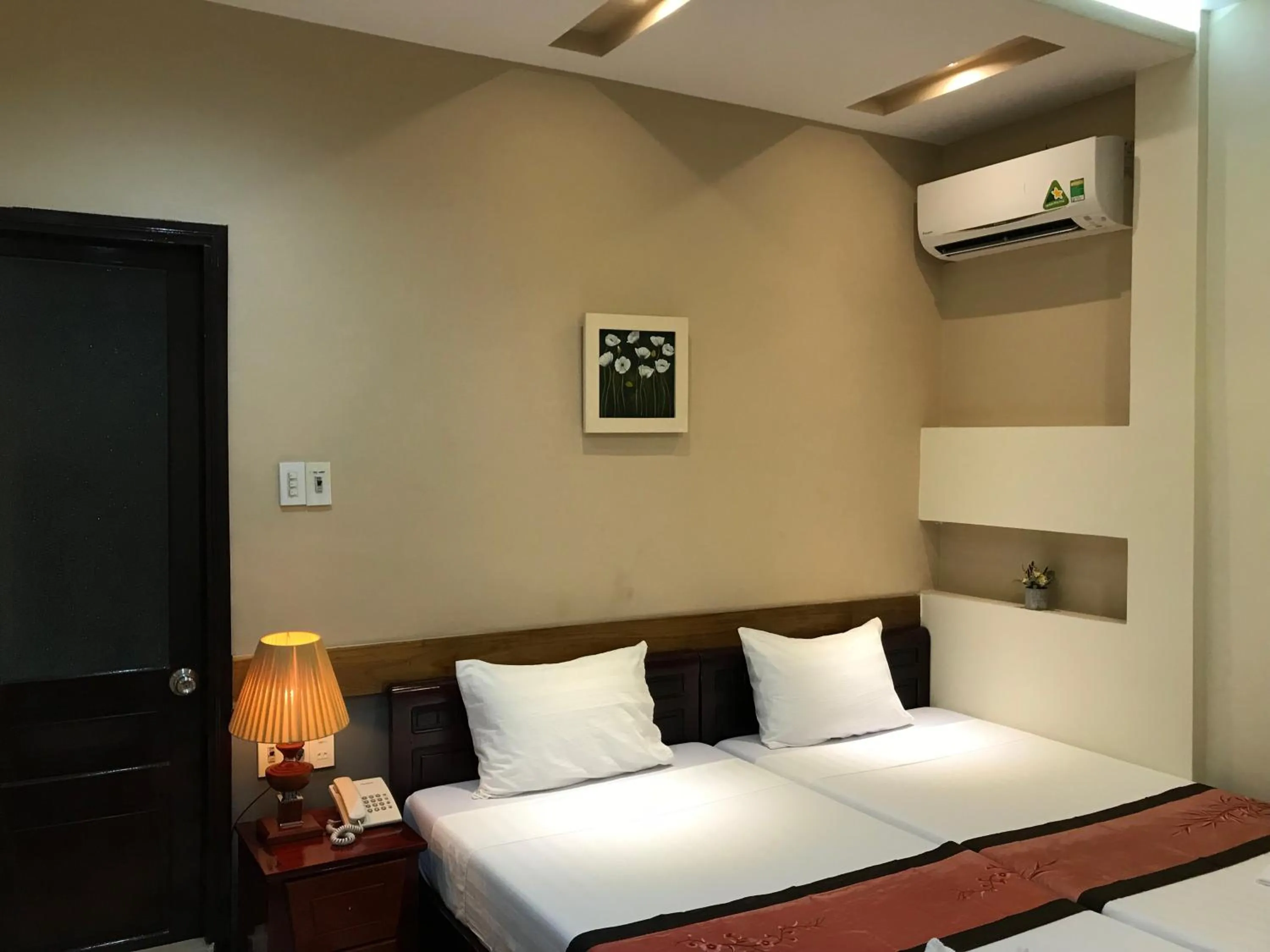 Bed in Sunny A Hotel