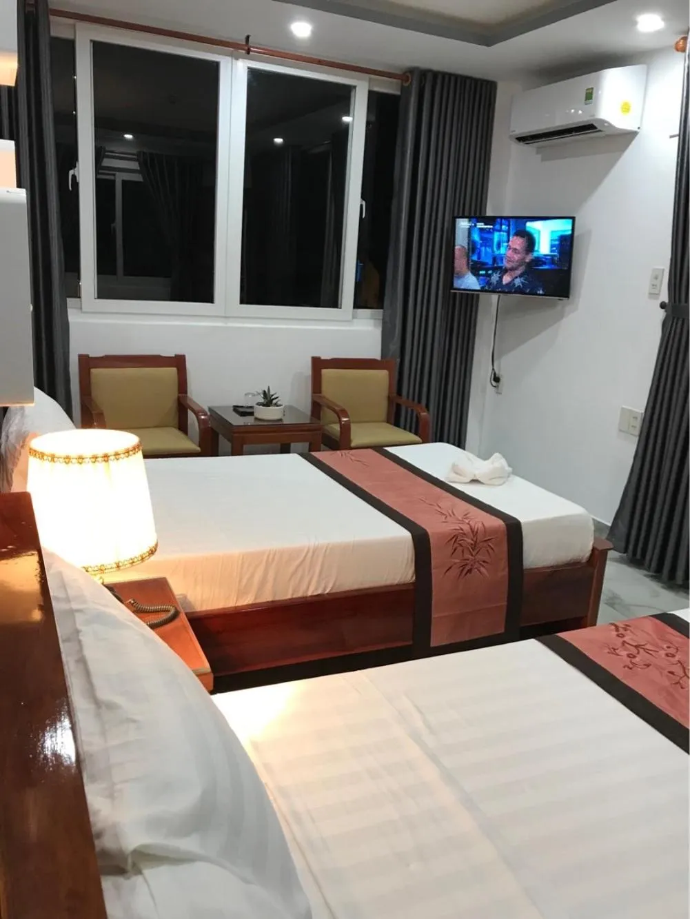 Bed in Sunny A Hotel