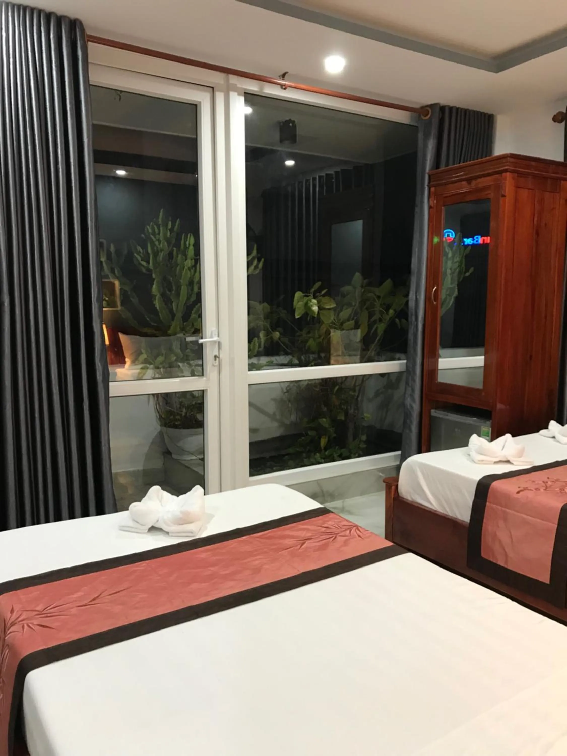 Bed in Sunny A Hotel