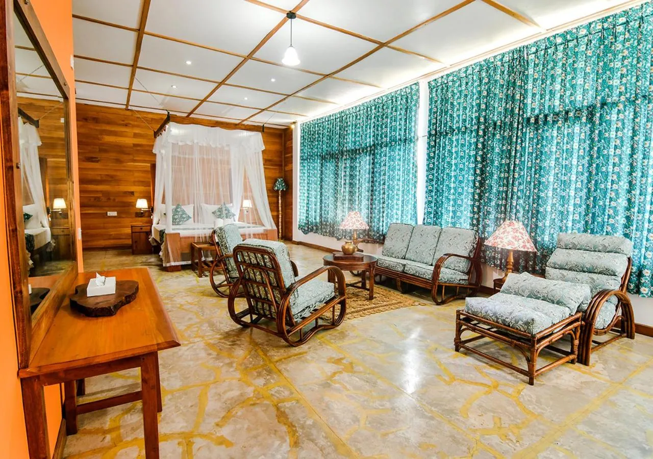 Suite with River View in Thotupola Residence
