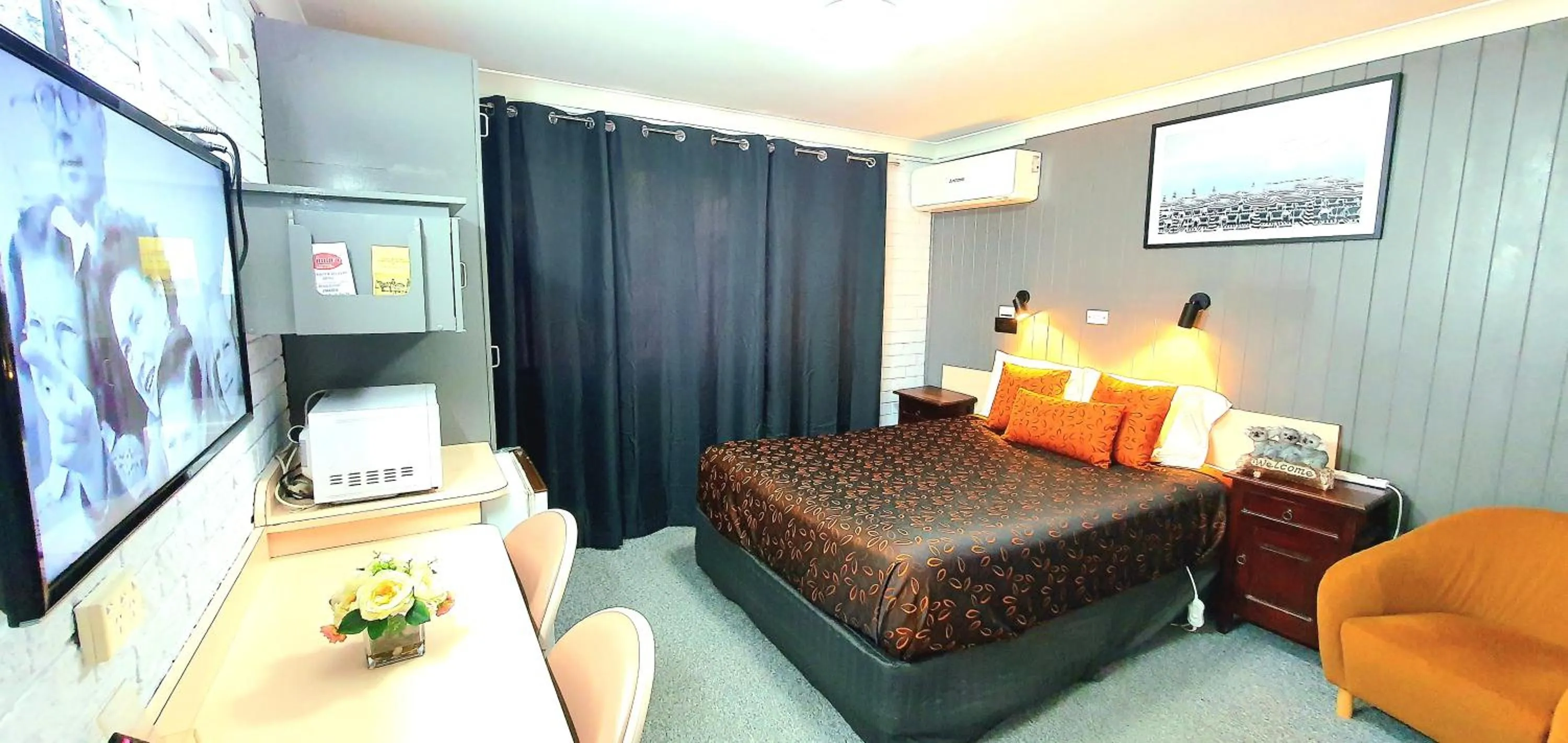 Bed in Goldrush Motel Young CBD