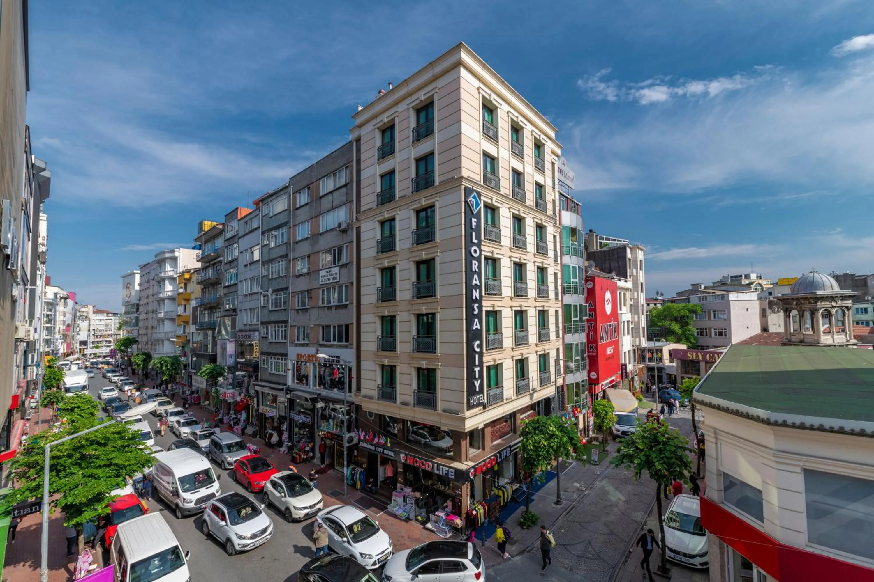 Street view in Floransa City Hotel