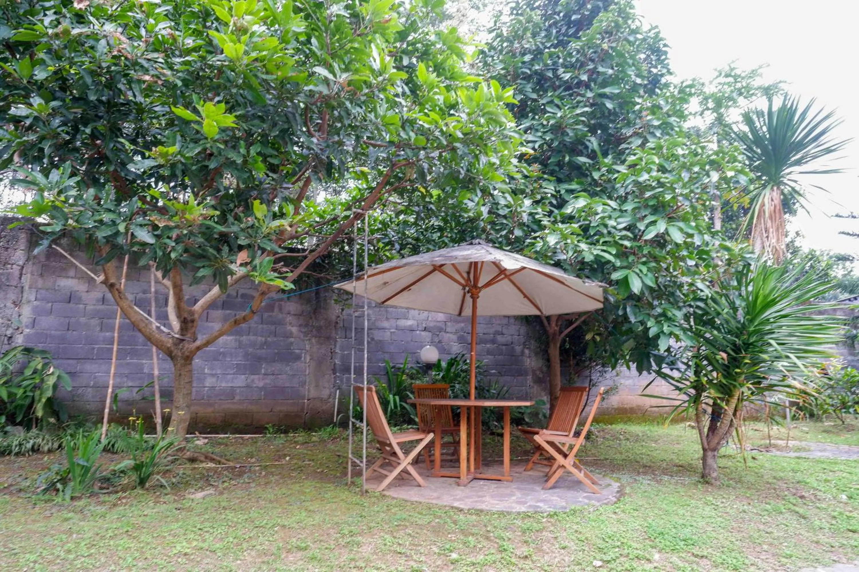 Patio in Urbanview Hotel Bergas Indah Bandungan by RedDoorz