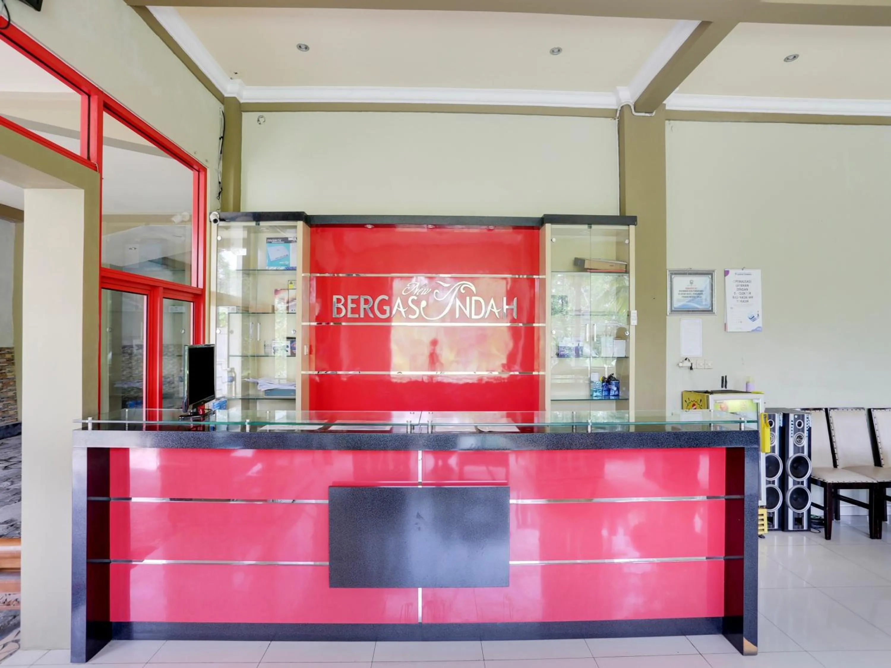 Lobby or reception in Urbanview Hotel Bergas Indah Bandungan by RedDoorz