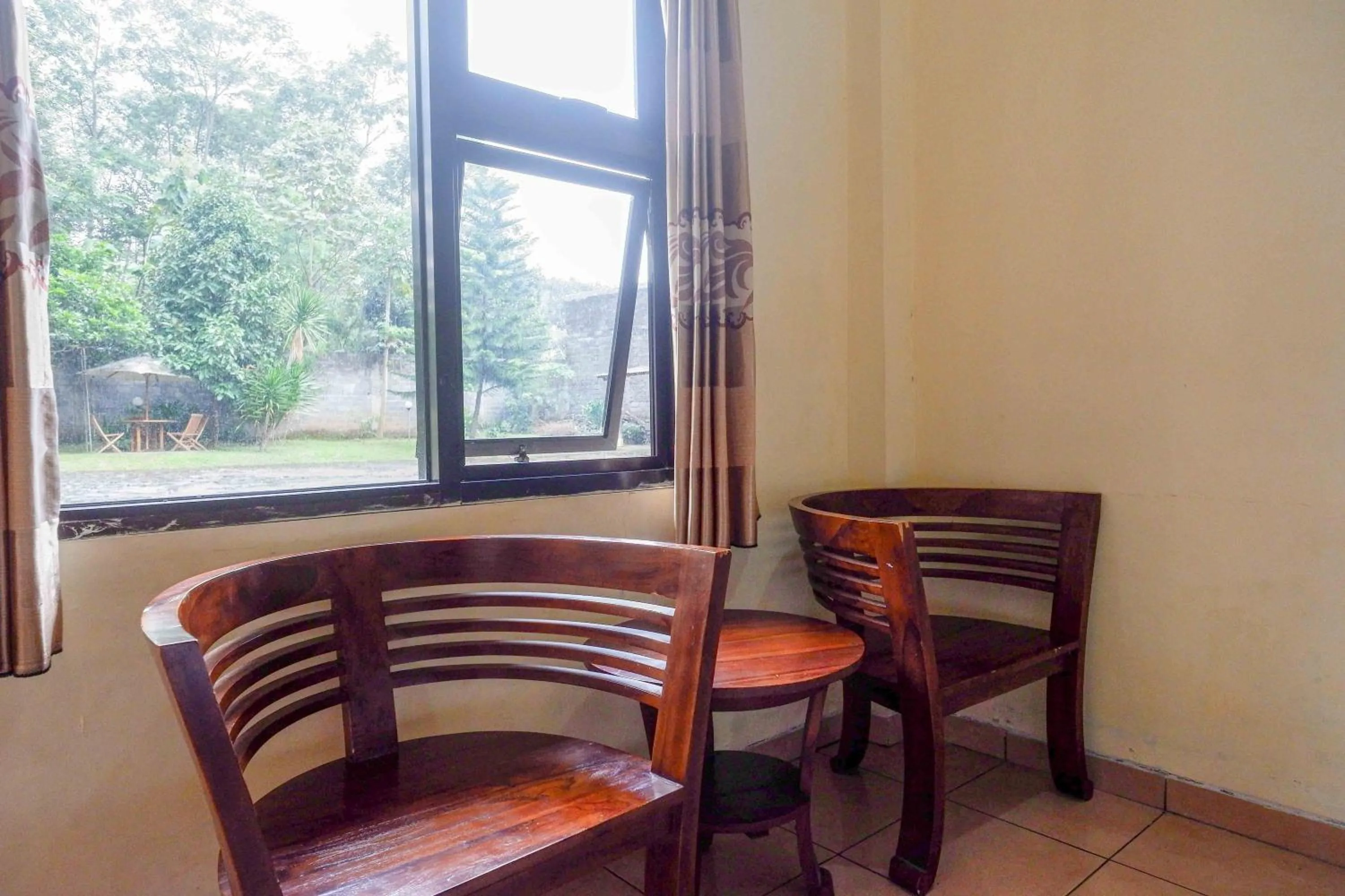 Bedroom in Urbanview Hotel Bergas Indah Bandungan by RedDoorz