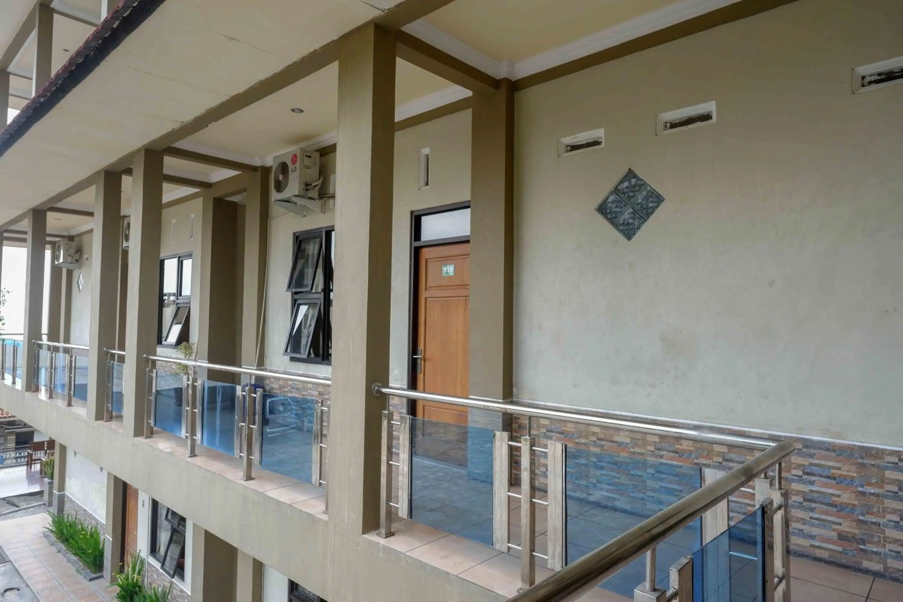 Balcony/Terrace in Urbanview Hotel Bergas Indah Bandungan by RedDoorz