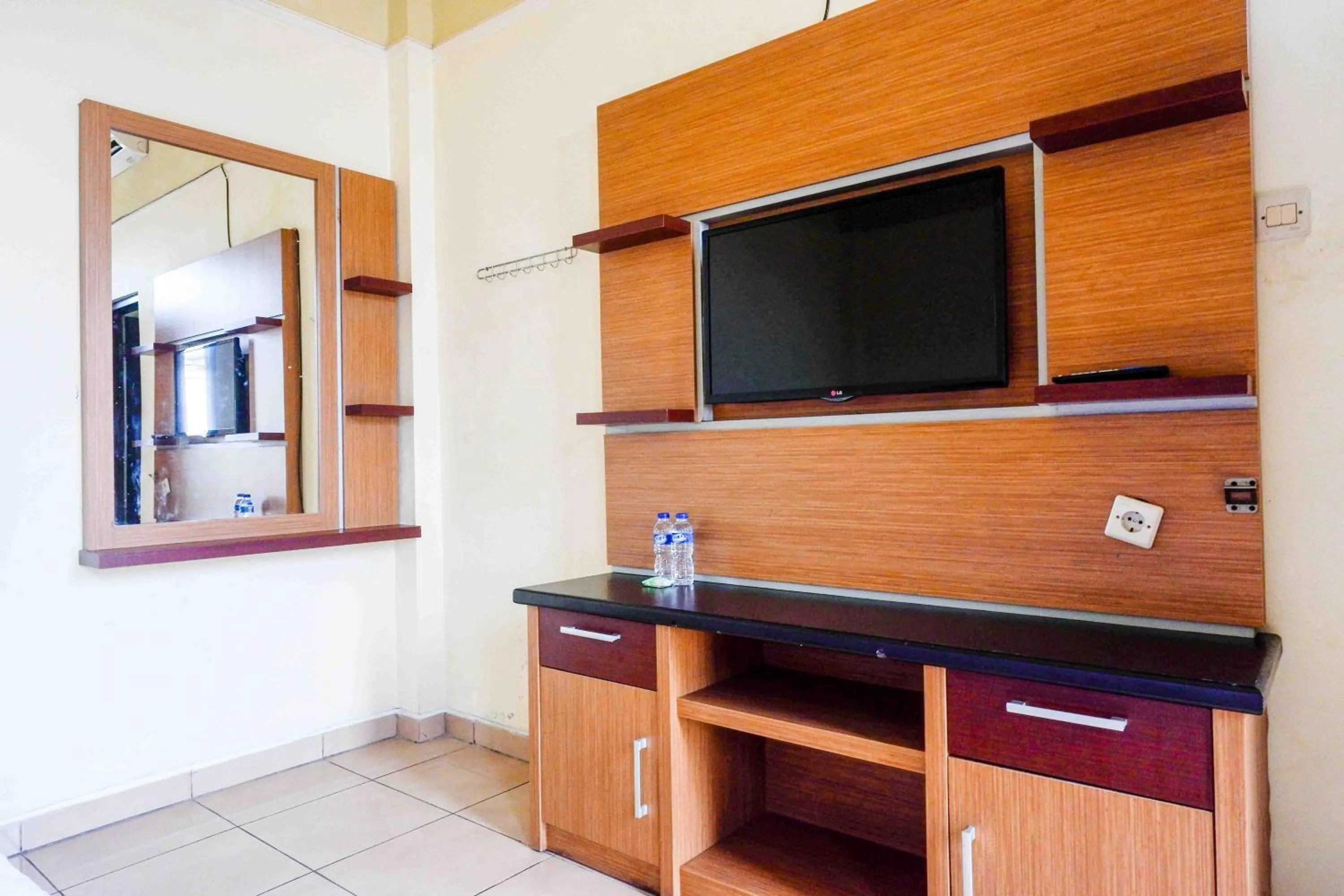 Bedroom in Urbanview Hotel Bergas Indah Bandungan by RedDoorz