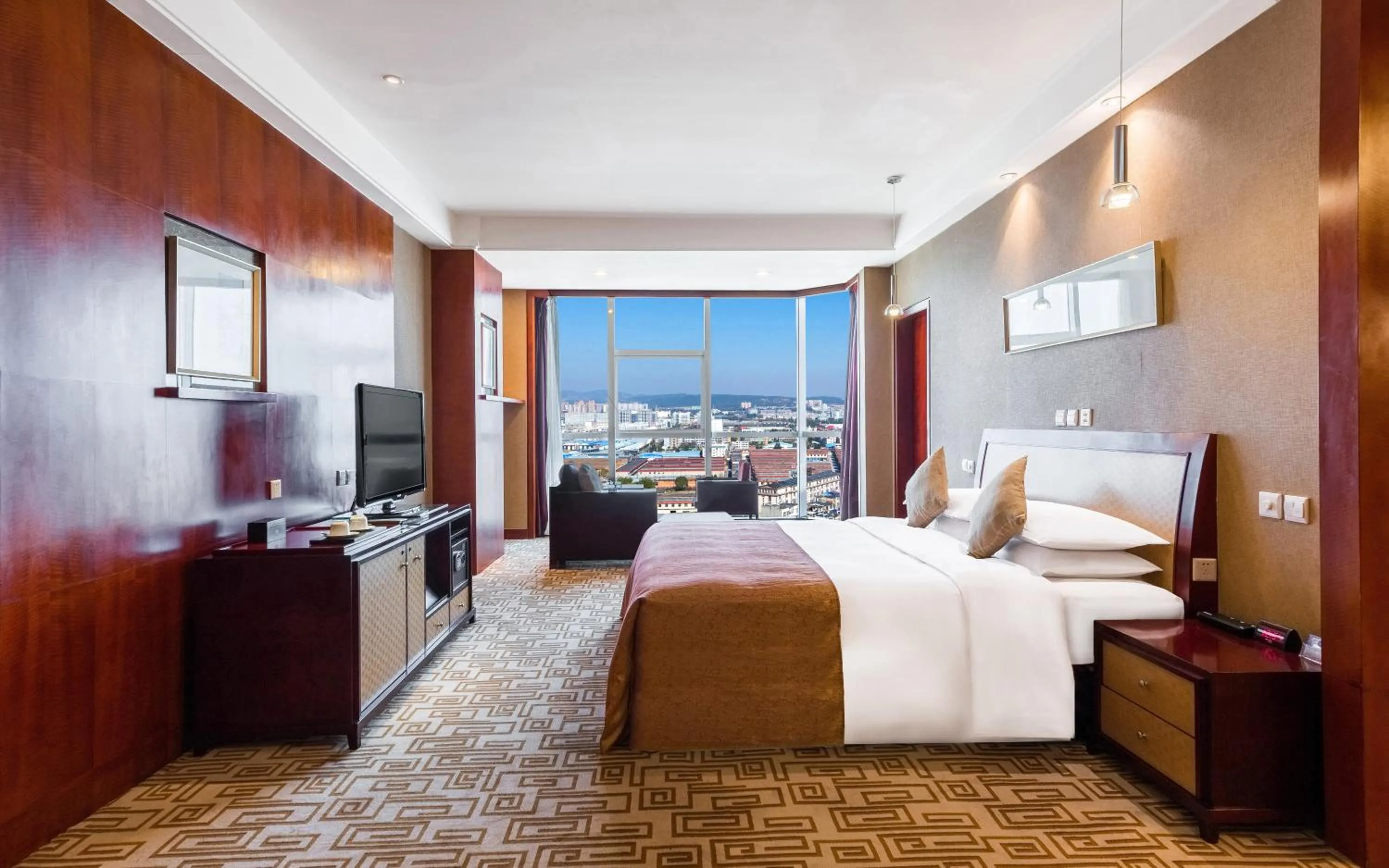 Photo of the whole room, Bed in Empark Grand Hotel Kunming