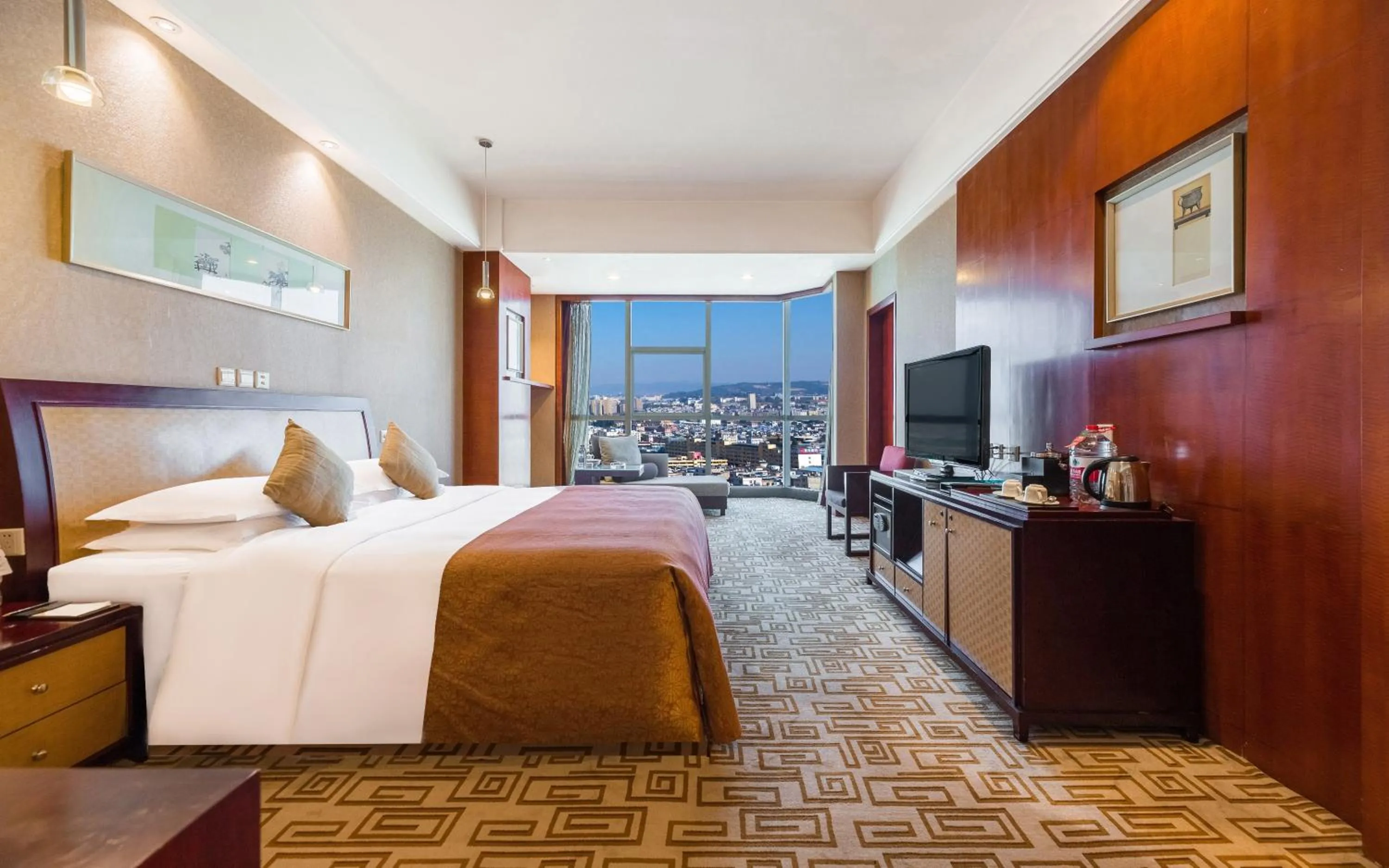 Photo of the whole room, Bed in Empark Grand Hotel Kunming