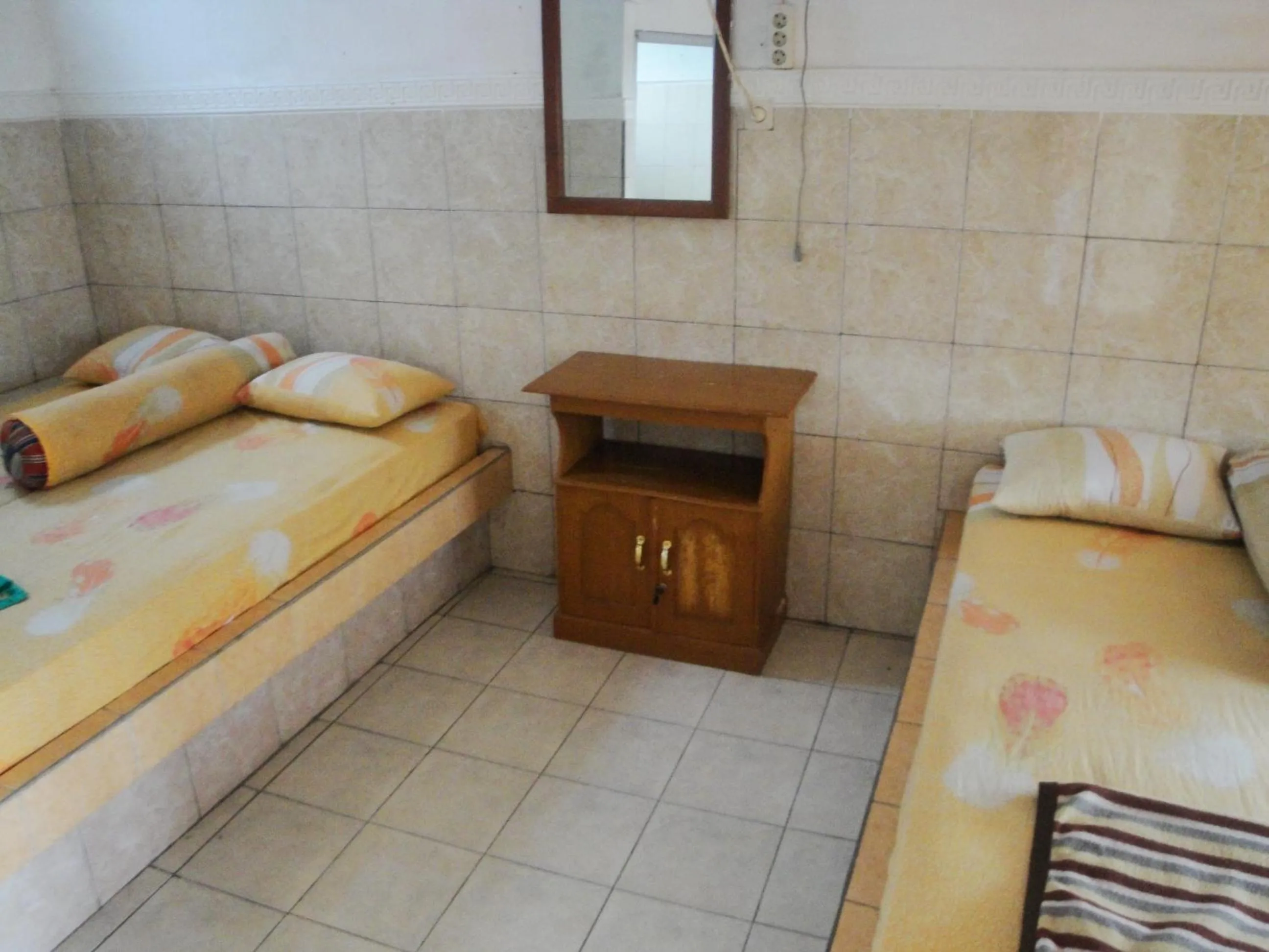 Bedroom, Bed in Hotel Arjuna Sari Bandungan