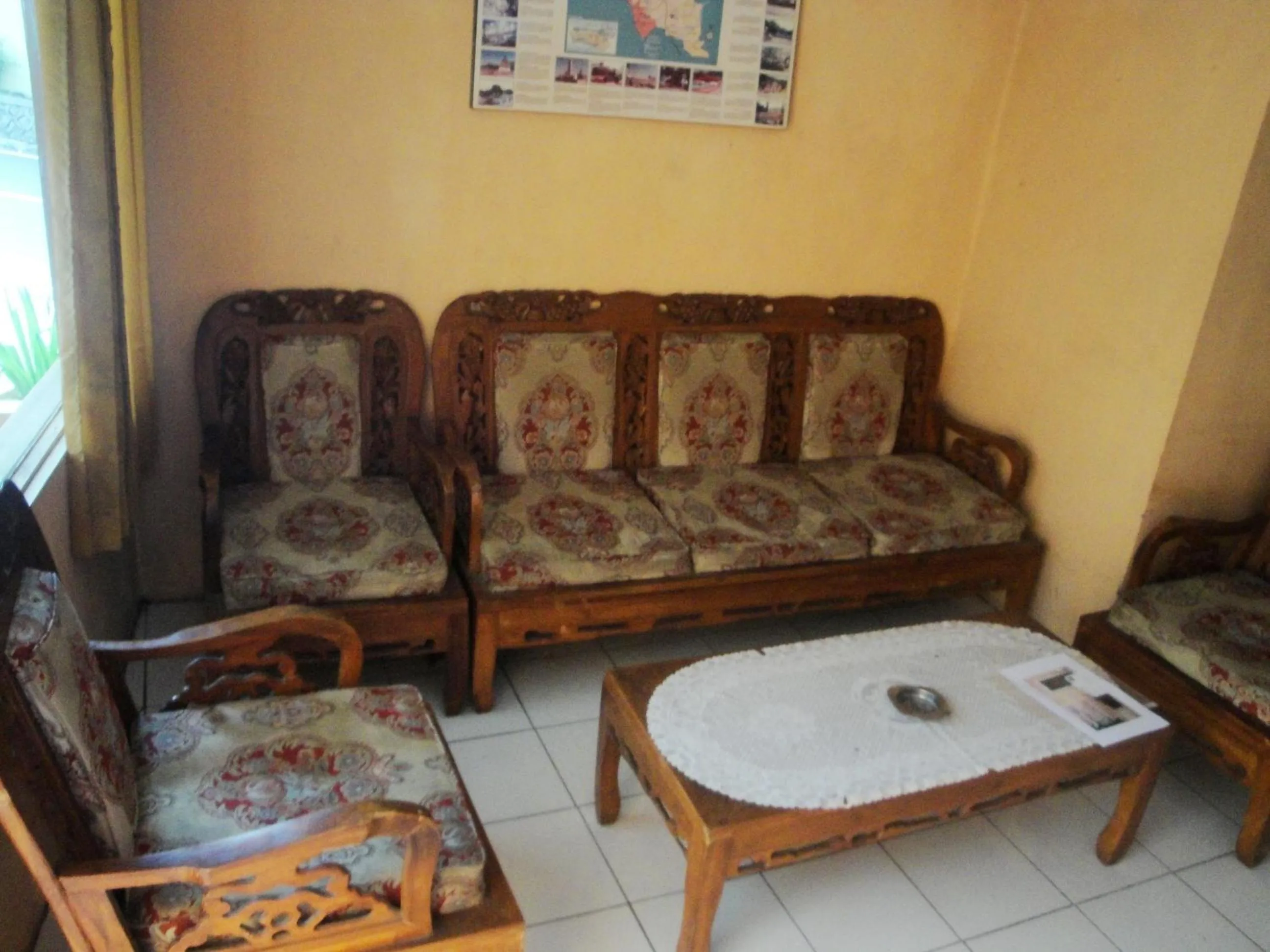Living room in Hotel Arjuna Sari Bandungan