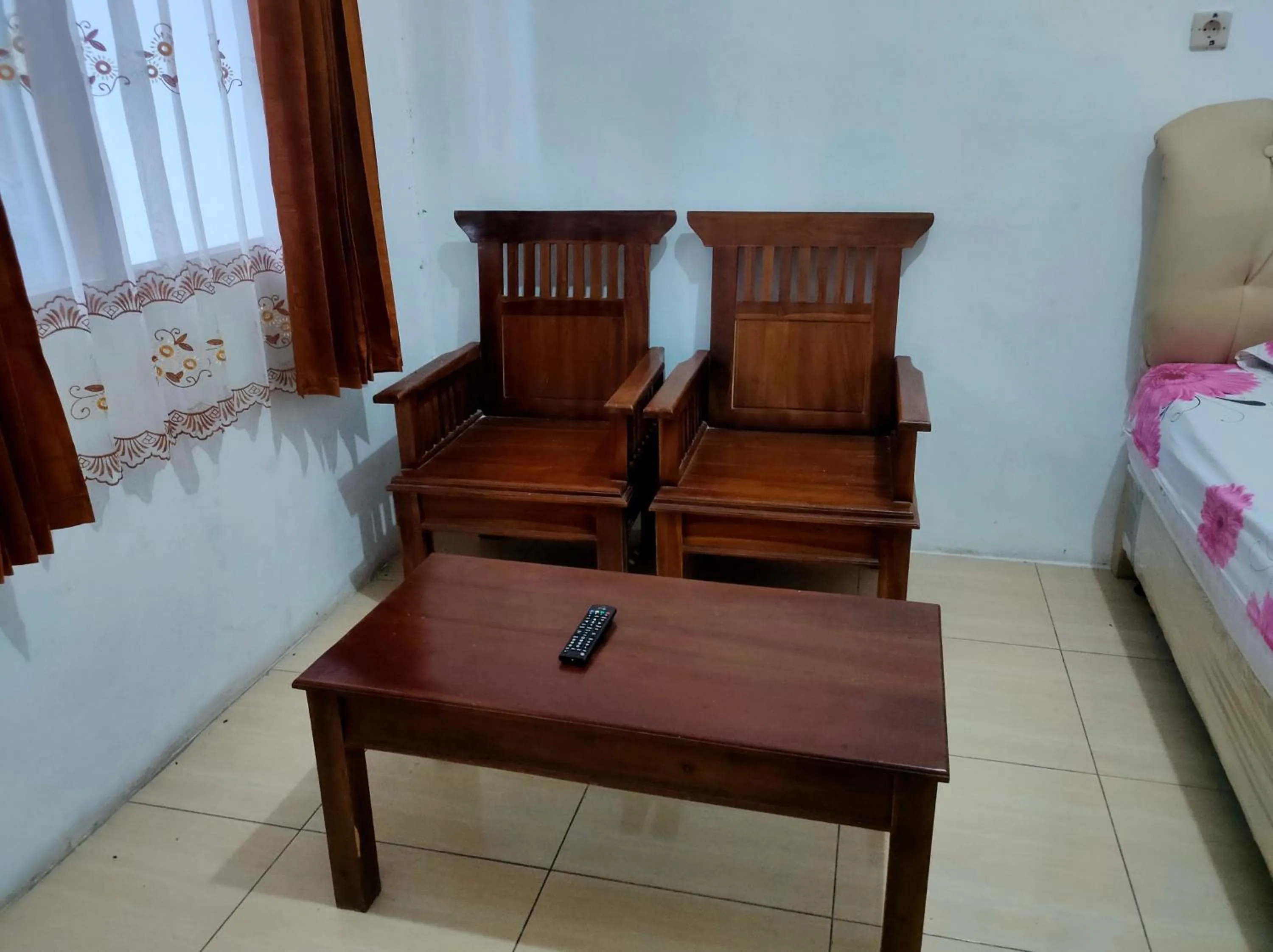 Bedroom, Bed in Hotel Arjuna Sari Bandungan