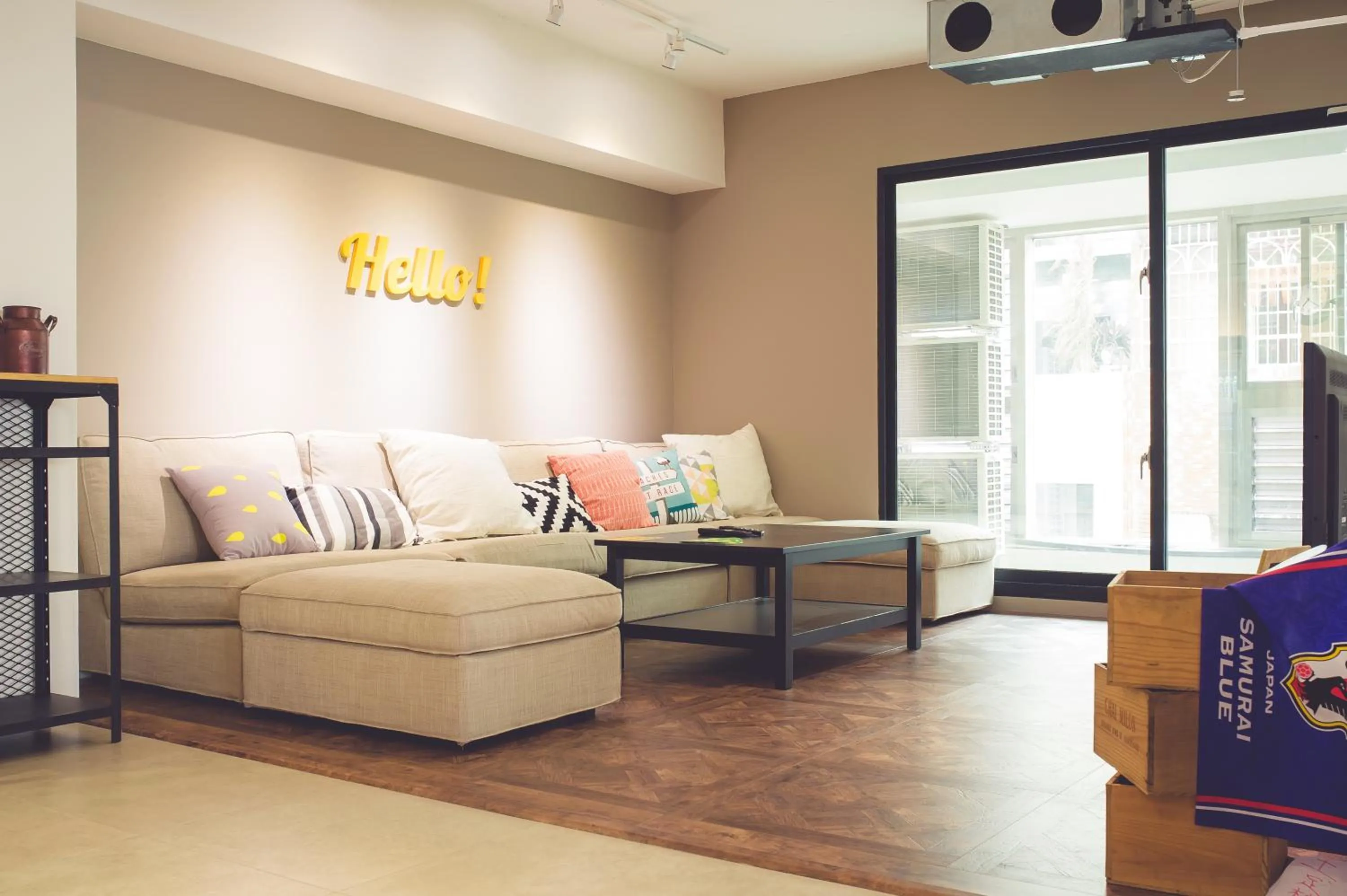 Communal lounge/ TV room in Ahiruyah Guesthouse