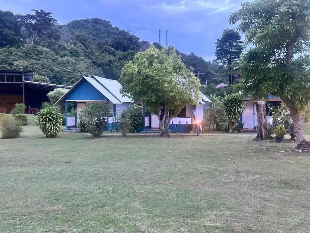 Garden in Gypsy Sea View Resort- Phi Phi Island