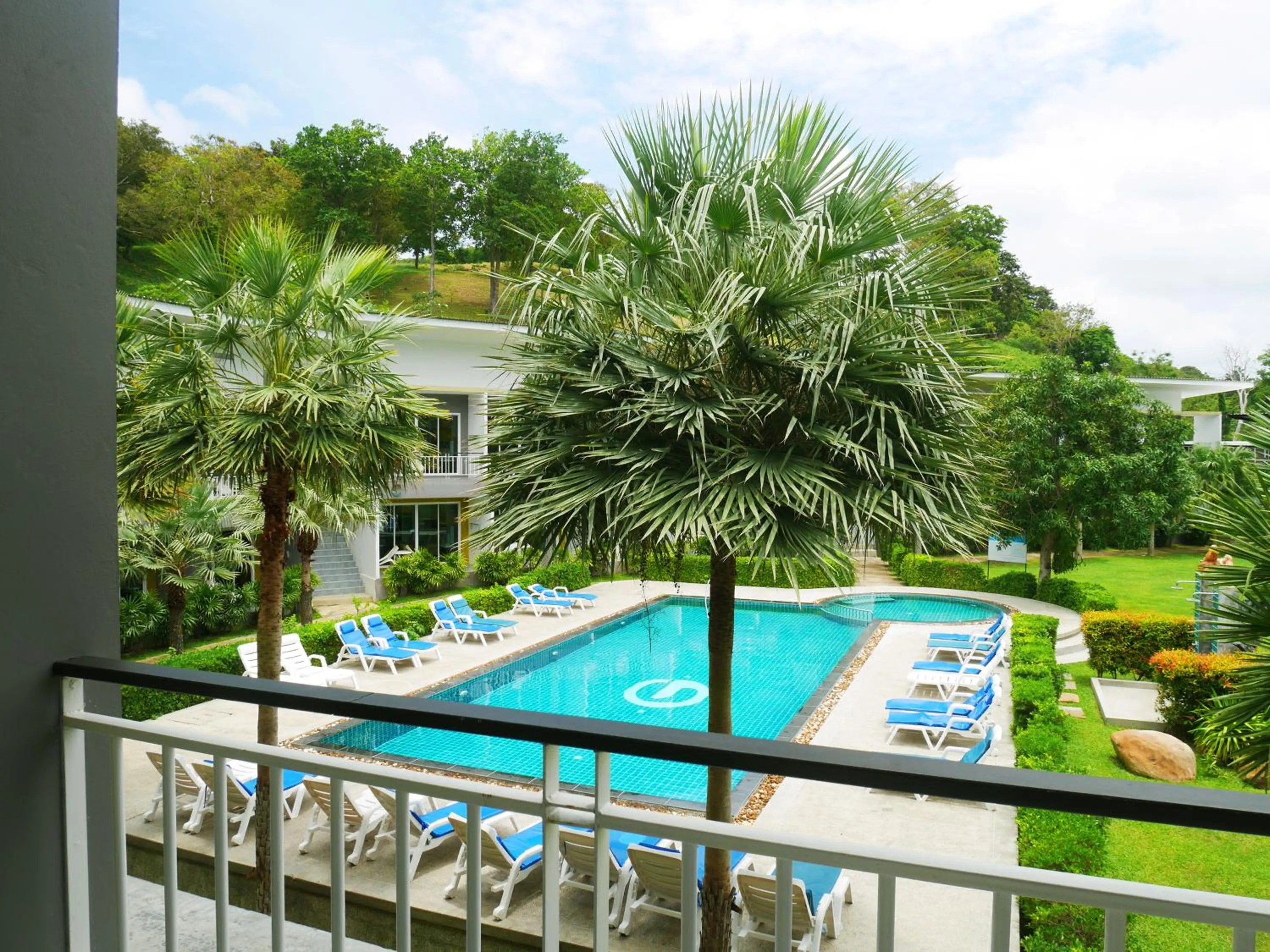 Patio in Gypsy Sea View Resort- Phi Phi Island