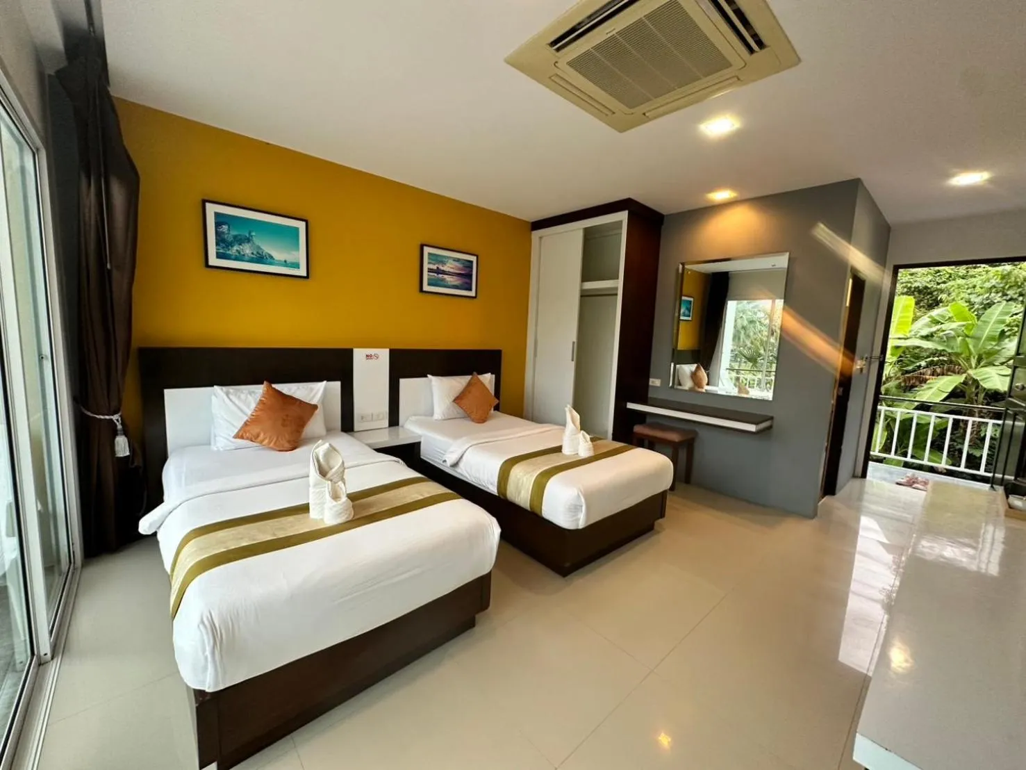 Bed in Gypsy Sea View Resort- Phi Phi Island