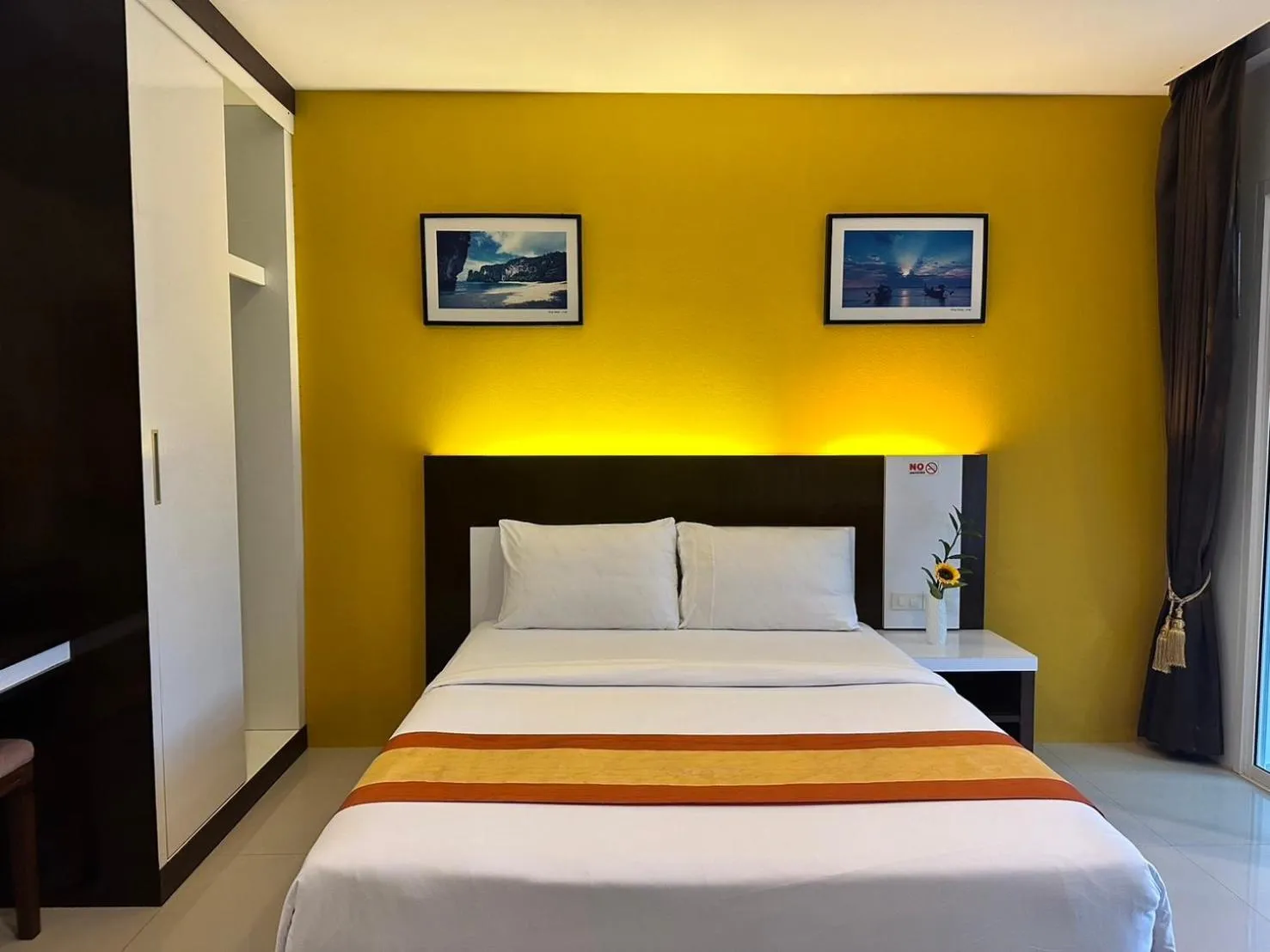 Bedroom, Bed in Gypsy Sea View Resort- Phi Phi Island