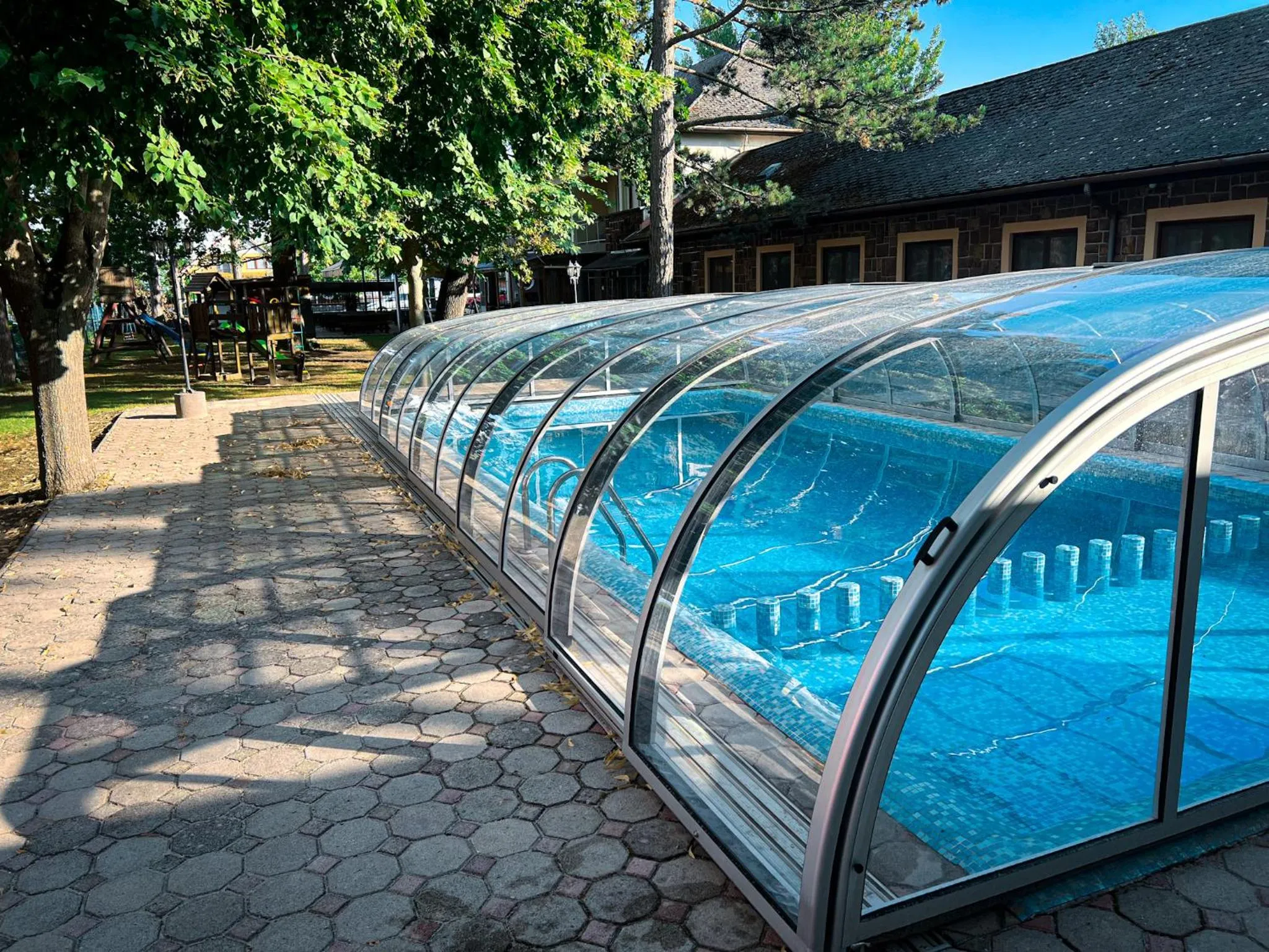 Swimming pool in BL Garden Panzió