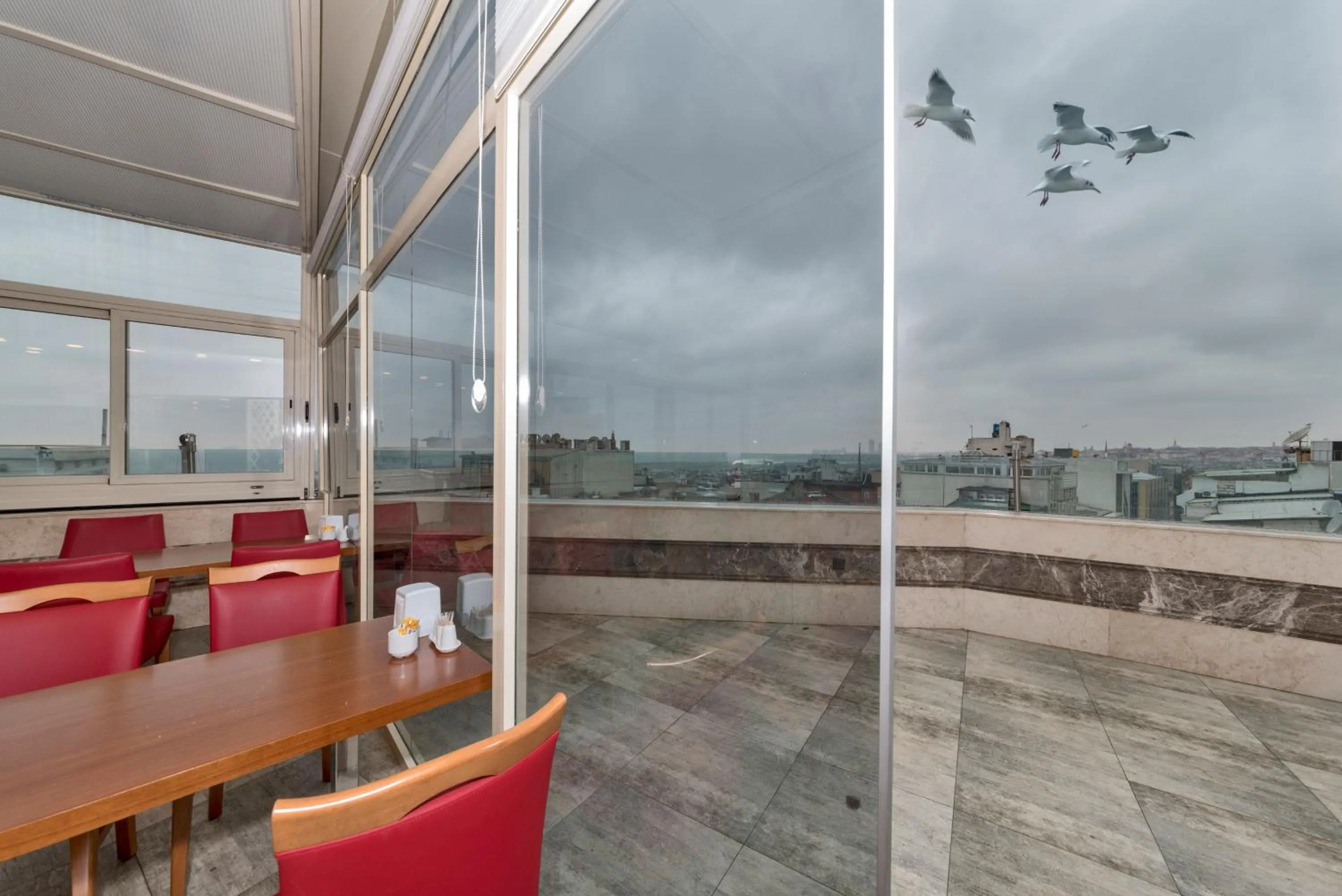 Restaurant/places to eat in Marcello Hotel