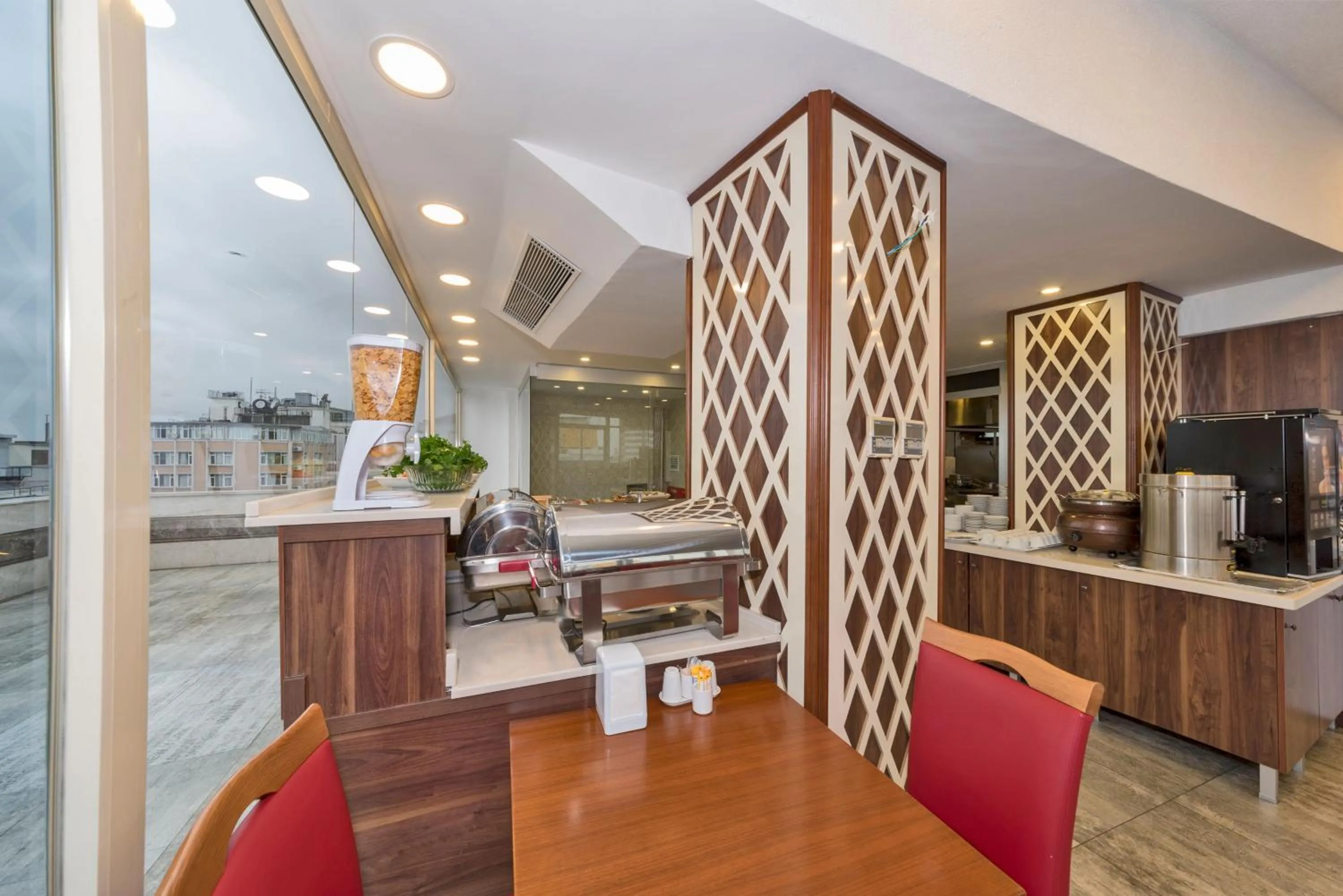 Restaurant/places to eat in Marcello Hotel