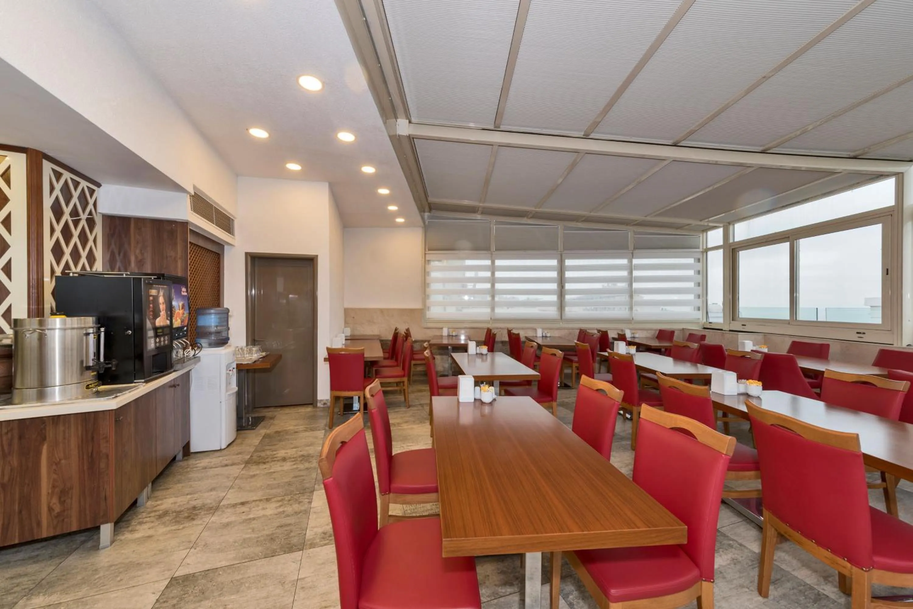 Restaurant/places to eat in Marcello Hotel