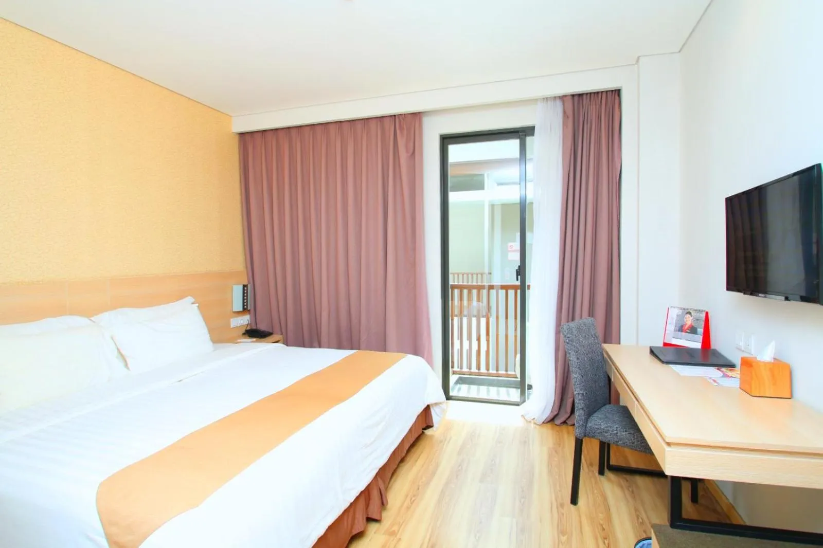 Photo of the whole room, Bed in Swiss-Belhotel Sorong