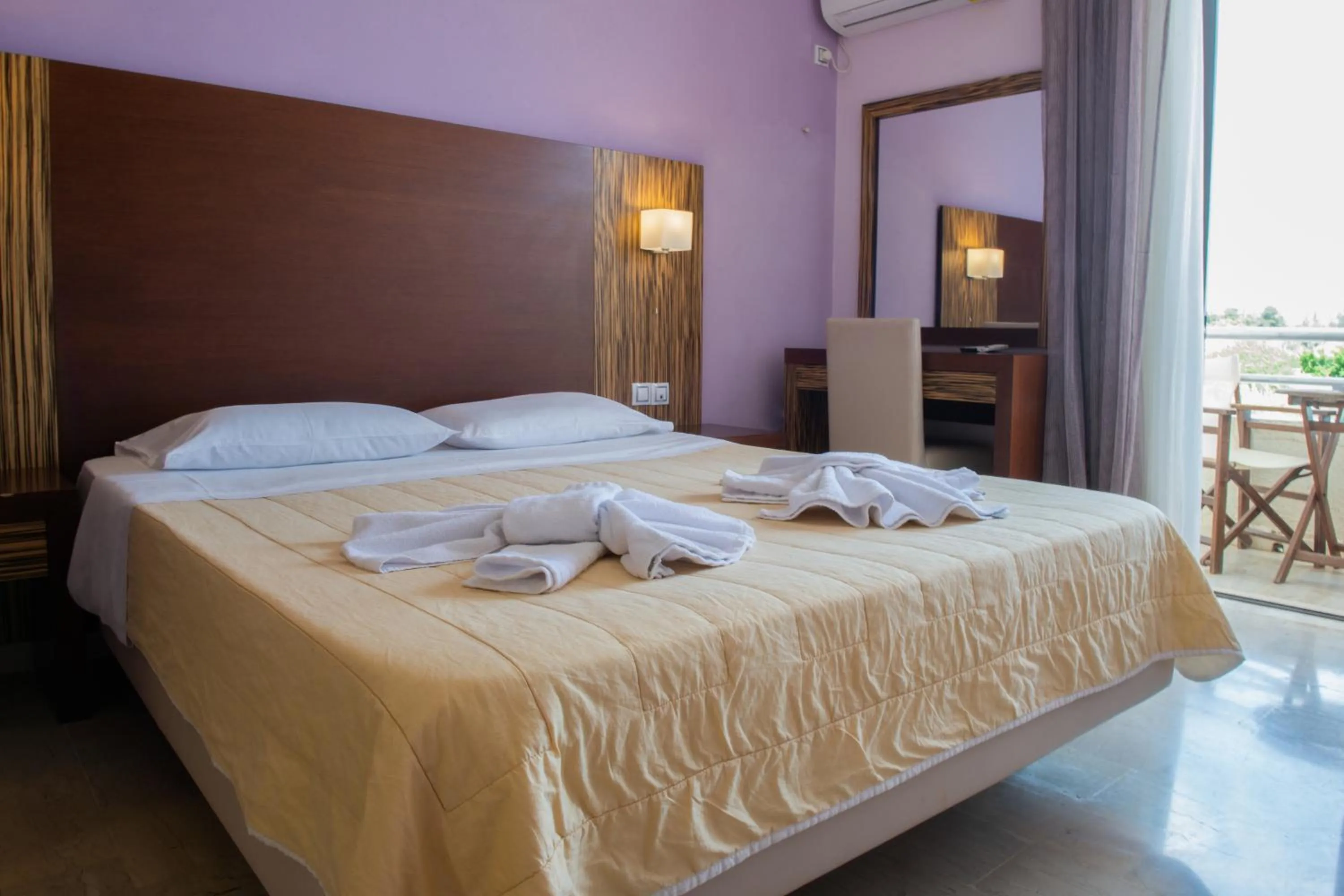 Bed in GOLDEN SUN Κokkoni Beach Hotel