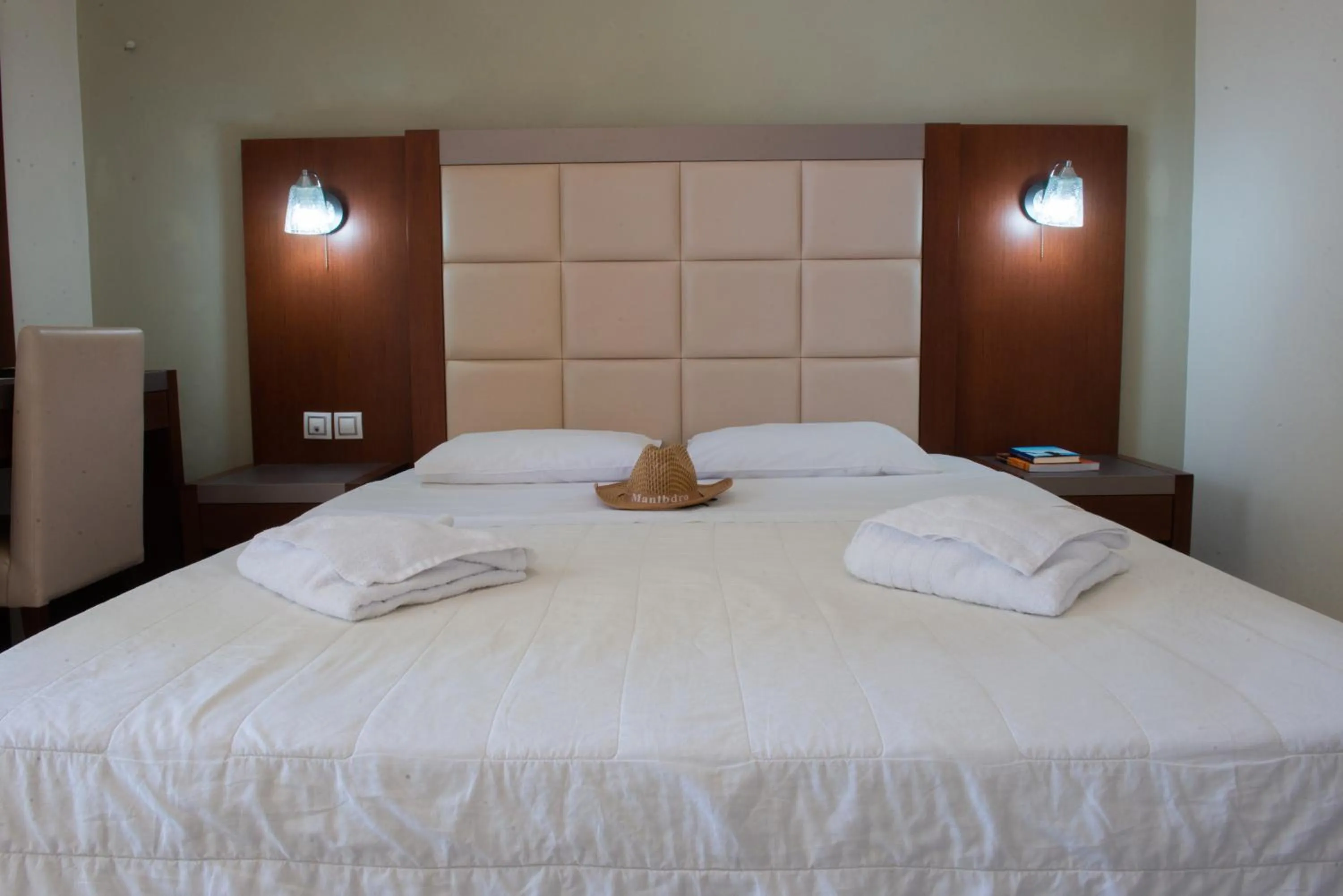 Bed in GOLDEN SUN Κokkoni Beach Hotel