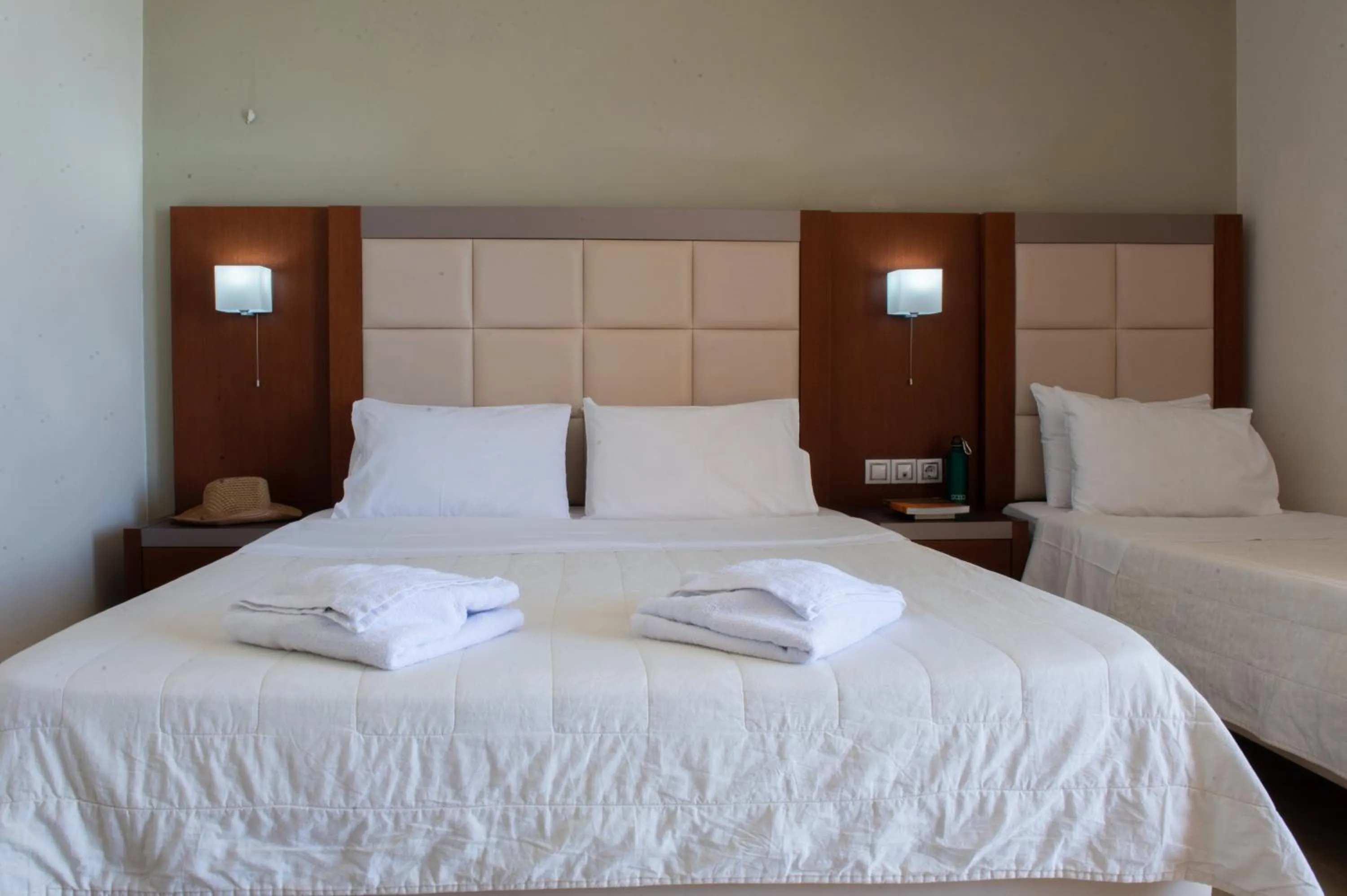 Bed in GOLDEN SUN Κokkoni Beach Hotel