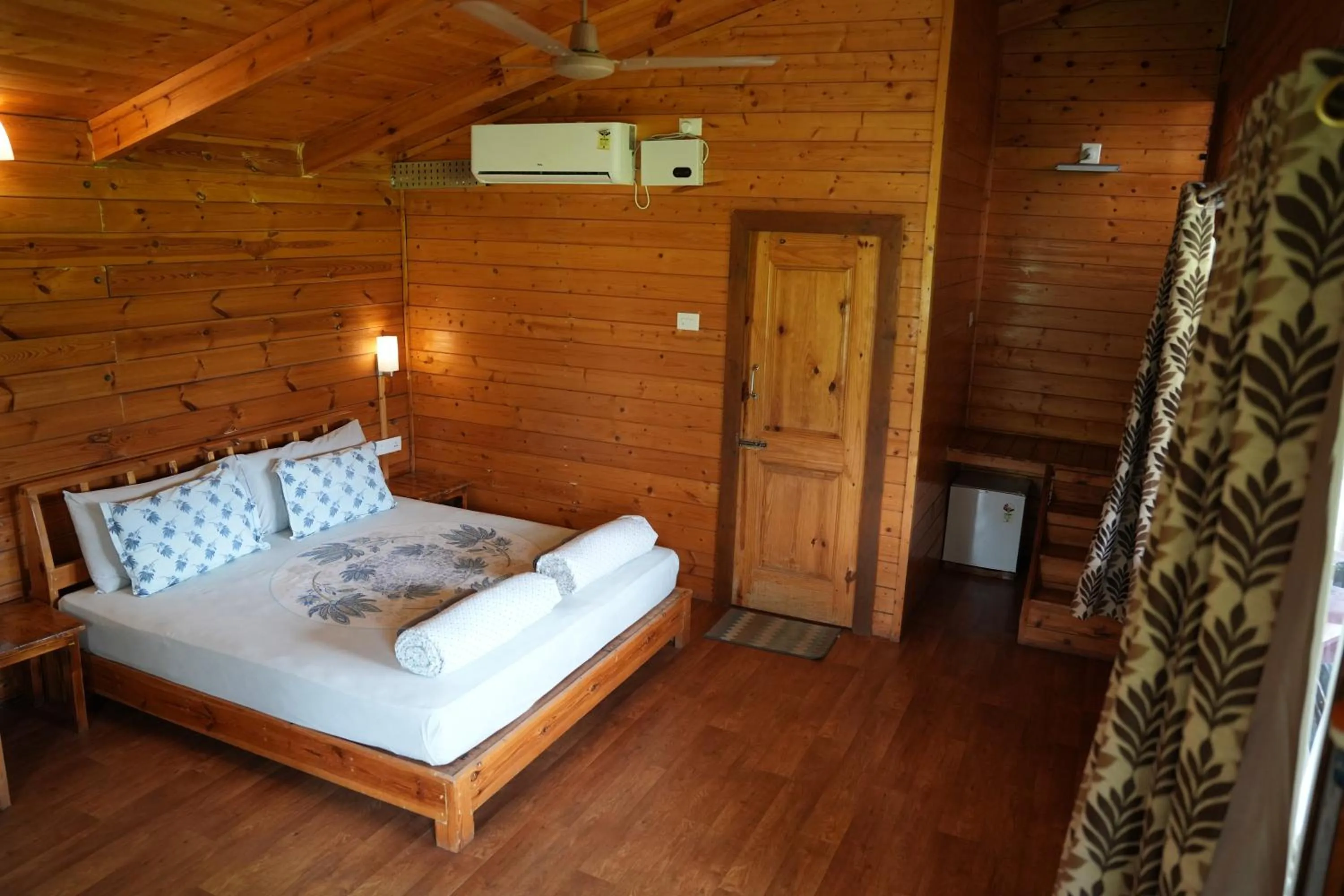 Bed in labdhi Resorts Masinagudi- Stag Groups not allowed