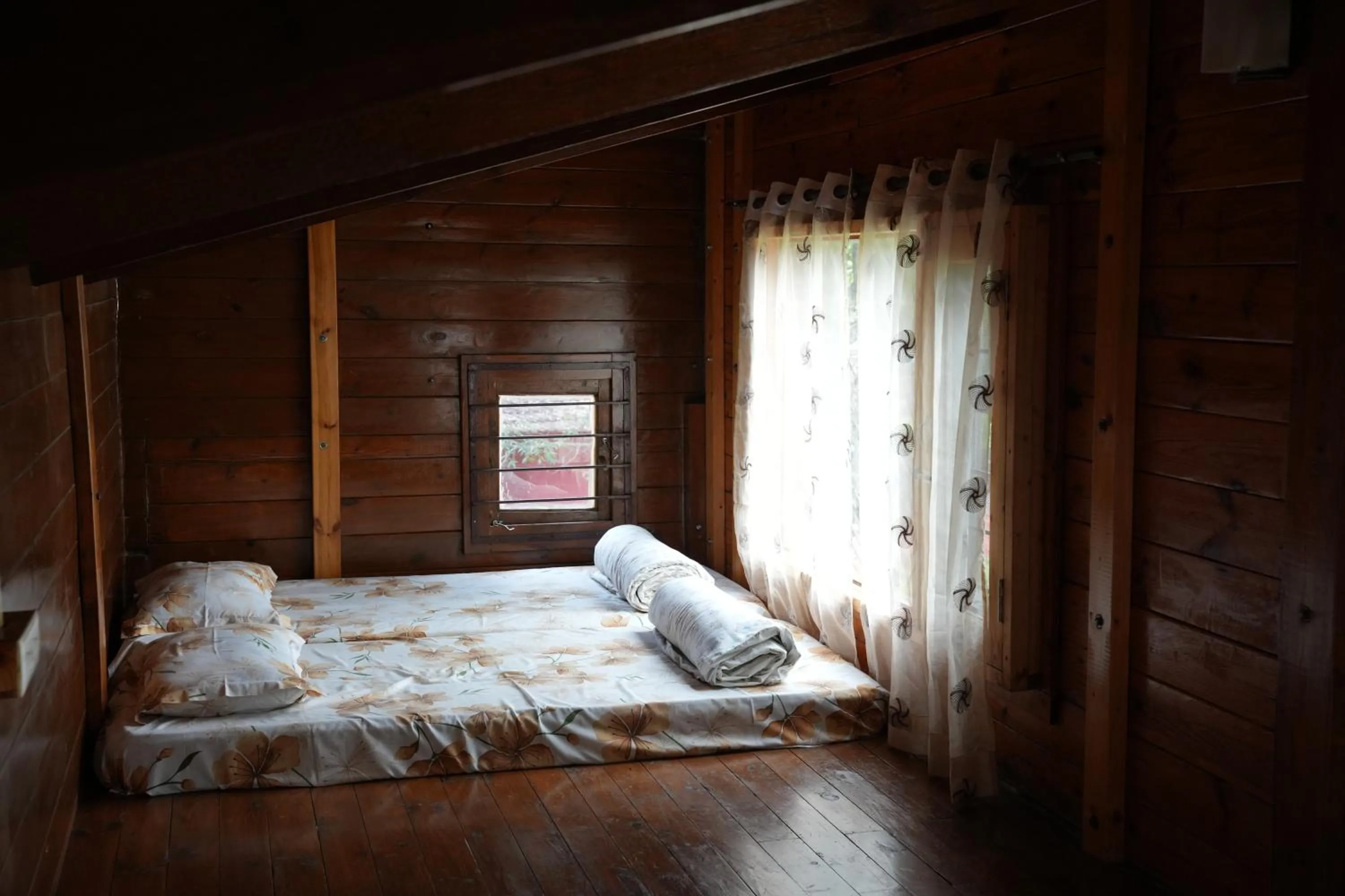 Bed in labdhi Resorts Masinagudi- Stag Groups not allowed