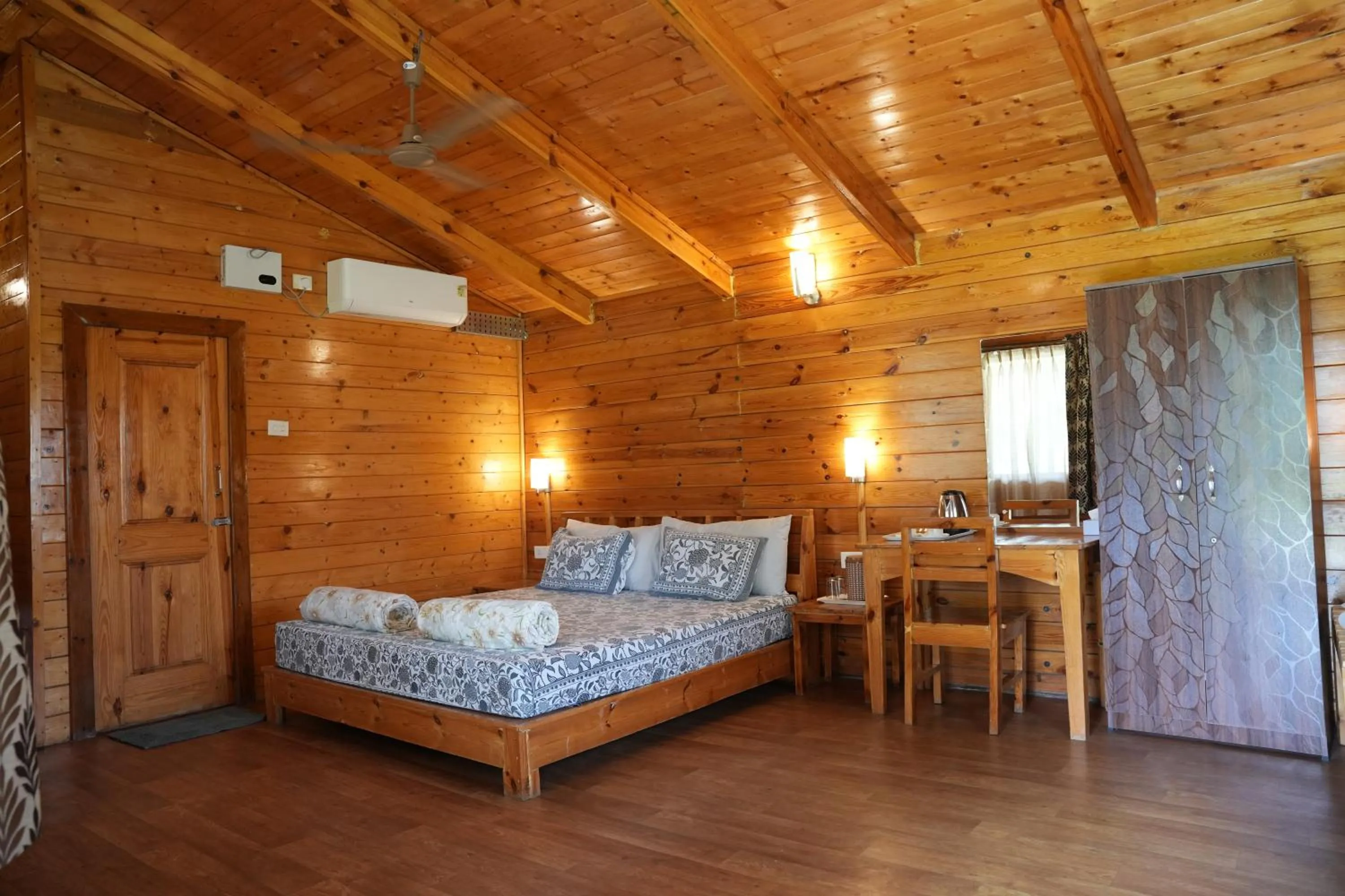 Bed in labdhi Resorts Masinagudi- Stag Groups not allowed