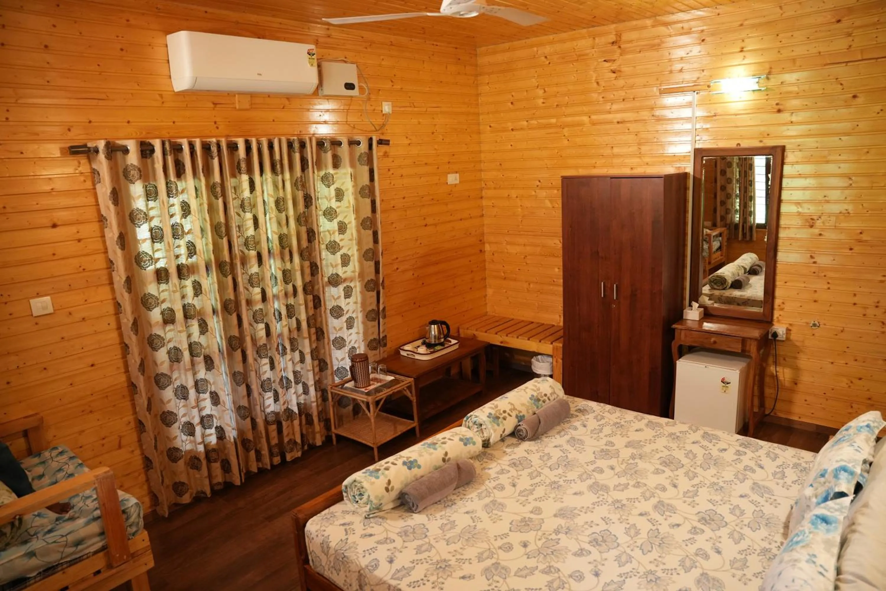 Bed in labdhi Resorts Masinagudi- Stag Groups not allowed