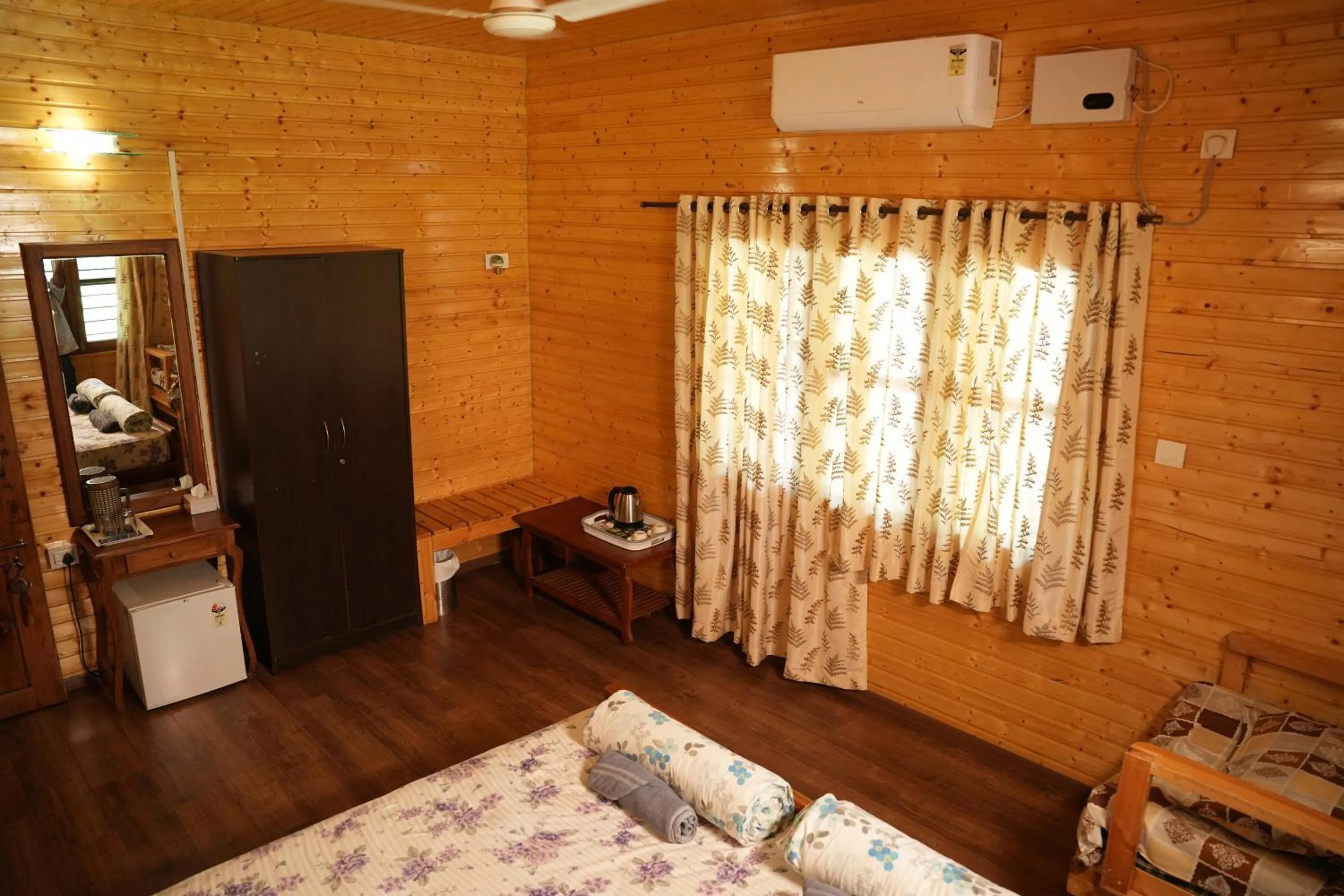 Bed in labdhi Resorts Masinagudi- Stag Groups not allowed