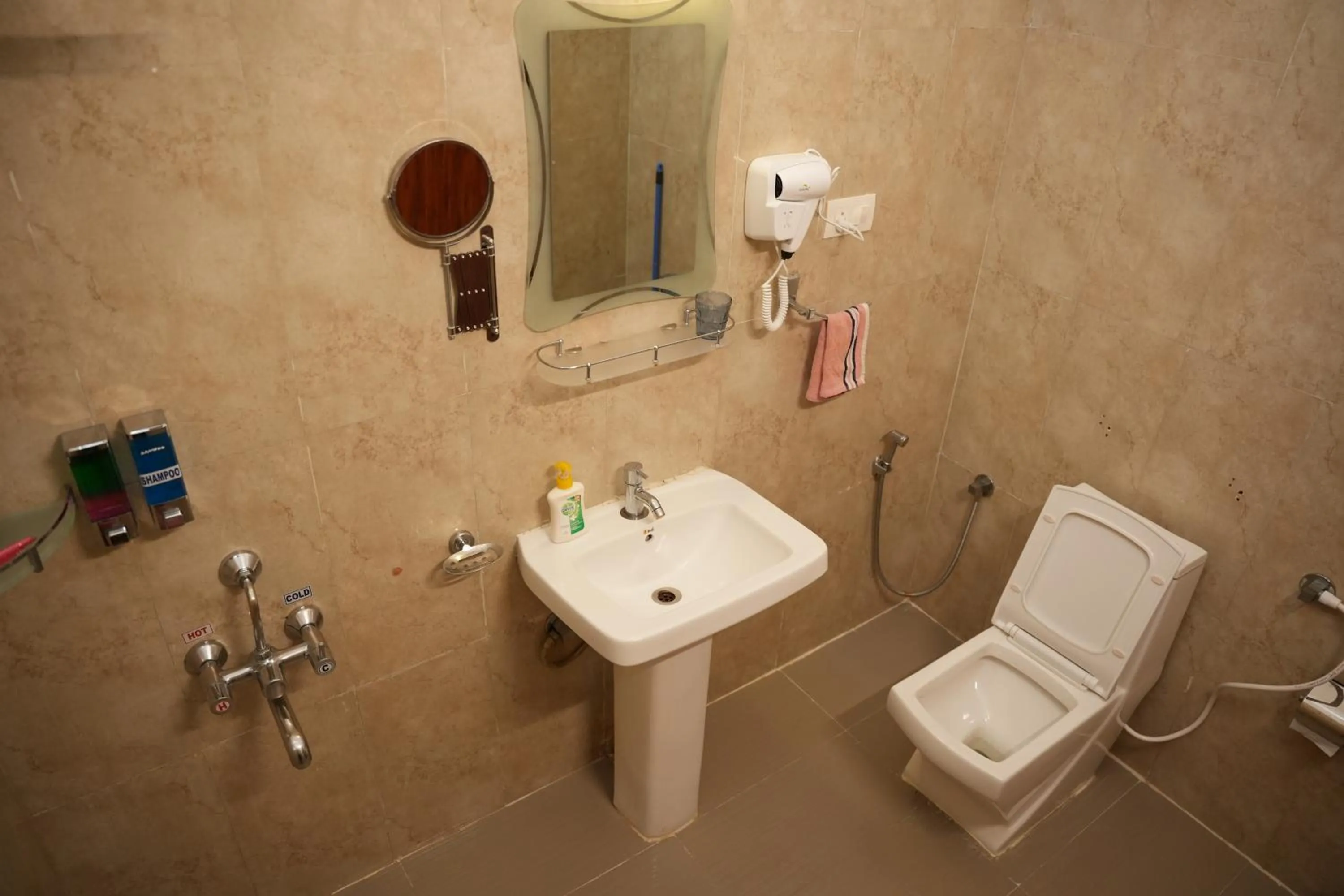 Shower in labdhi Resorts Masinagudi- Stag Groups not allowed