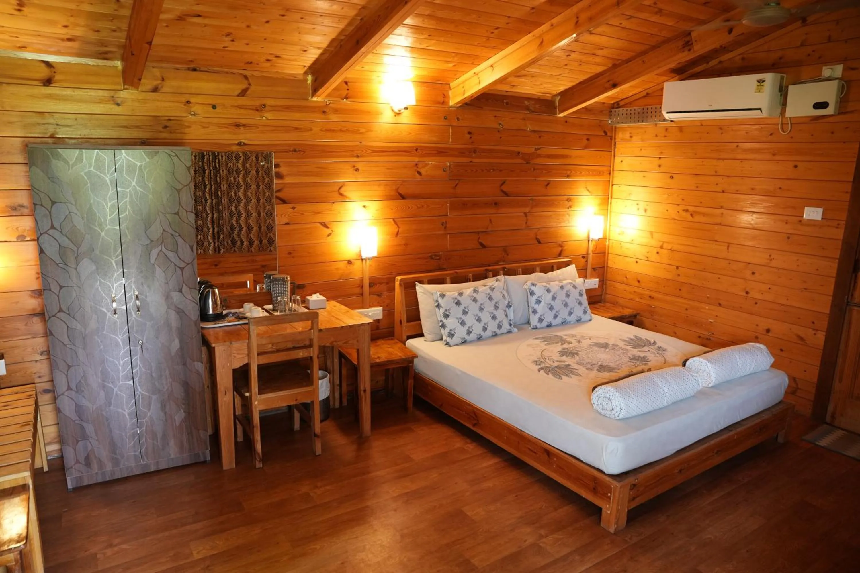 Bed in labdhi Resorts Masinagudi- Stag Groups not allowed