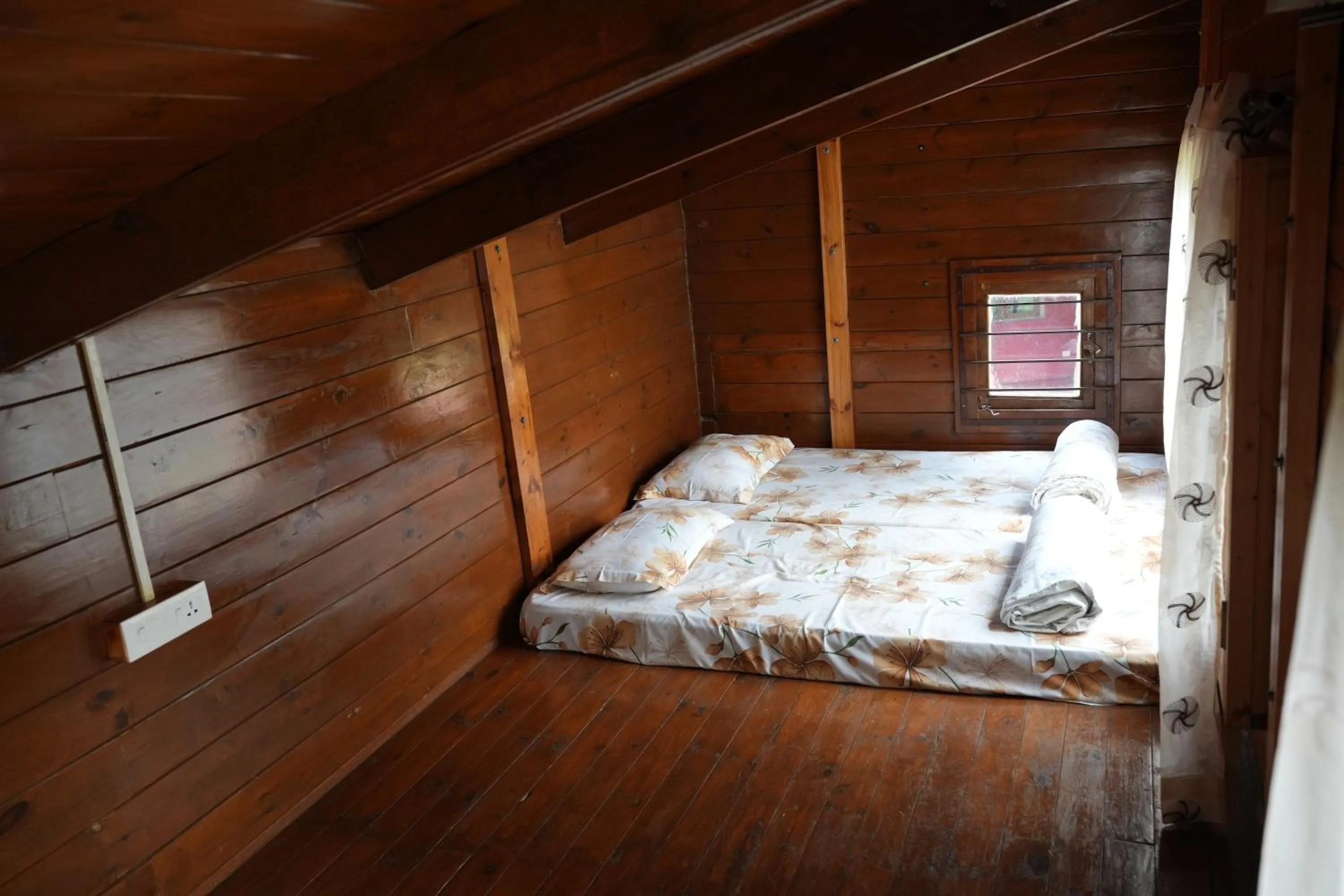 Bed in labdhi Resorts Masinagudi- Stag Groups not allowed