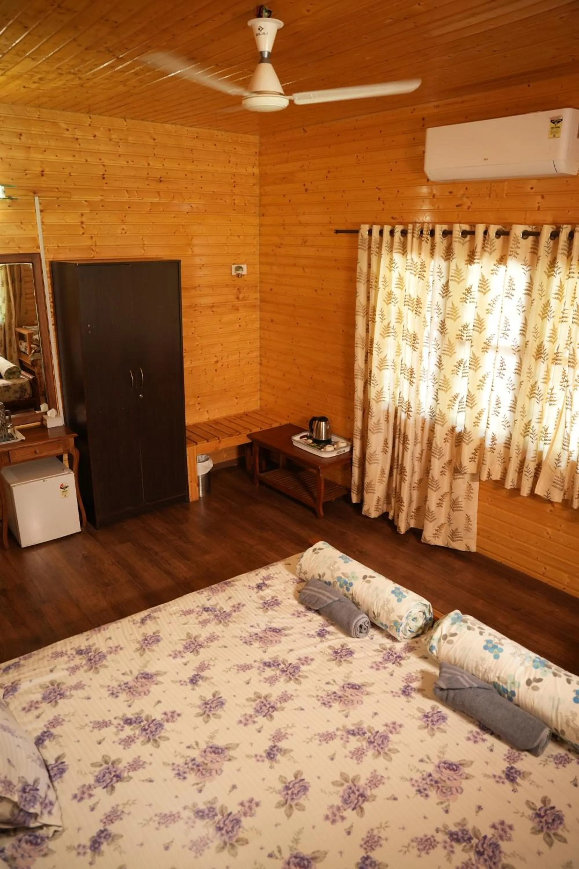 Bed in labdhi Resorts Masinagudi- Stag Groups not allowed