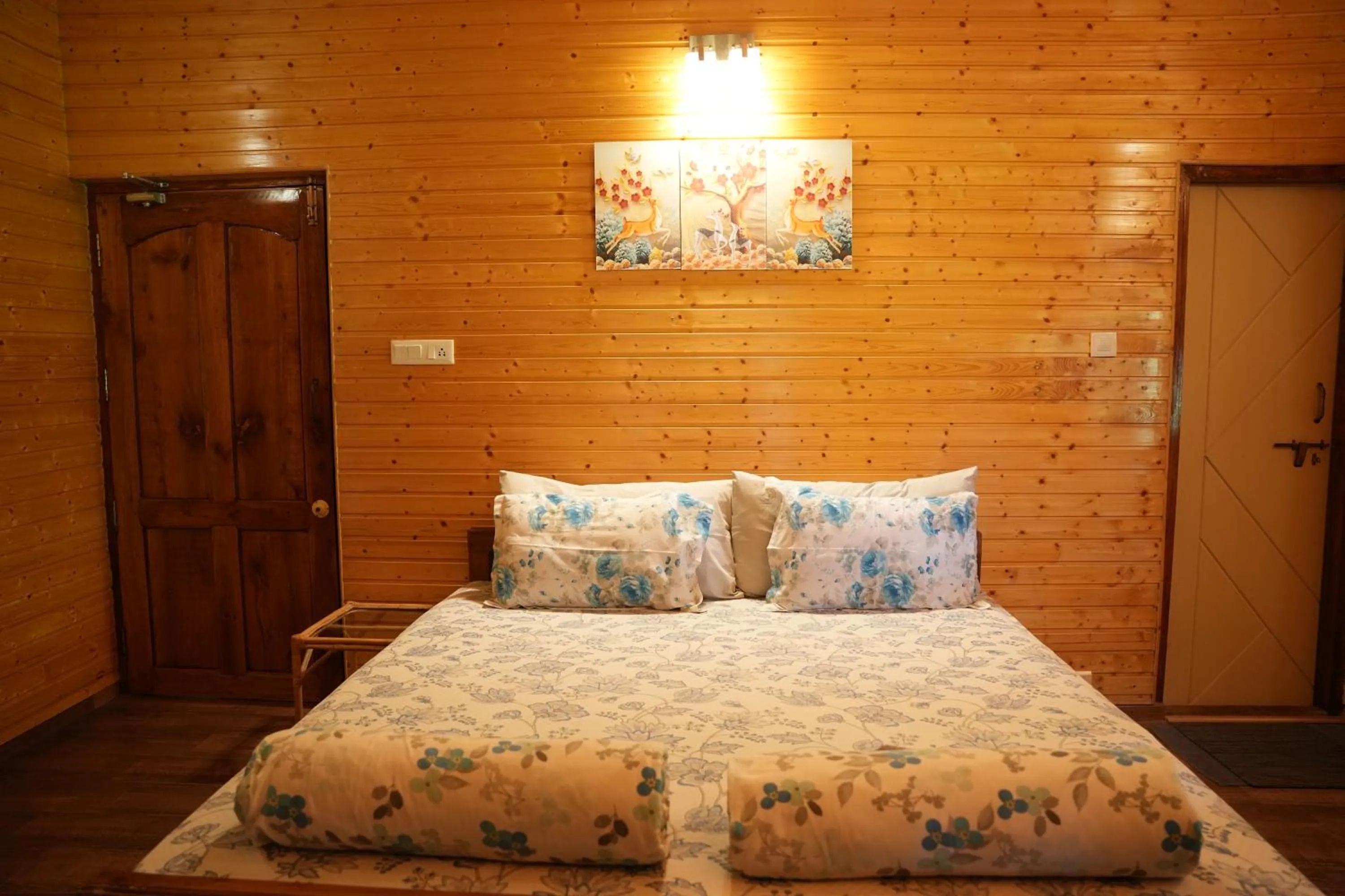 Bed in labdhi Resorts Masinagudi- Stag Groups not allowed
