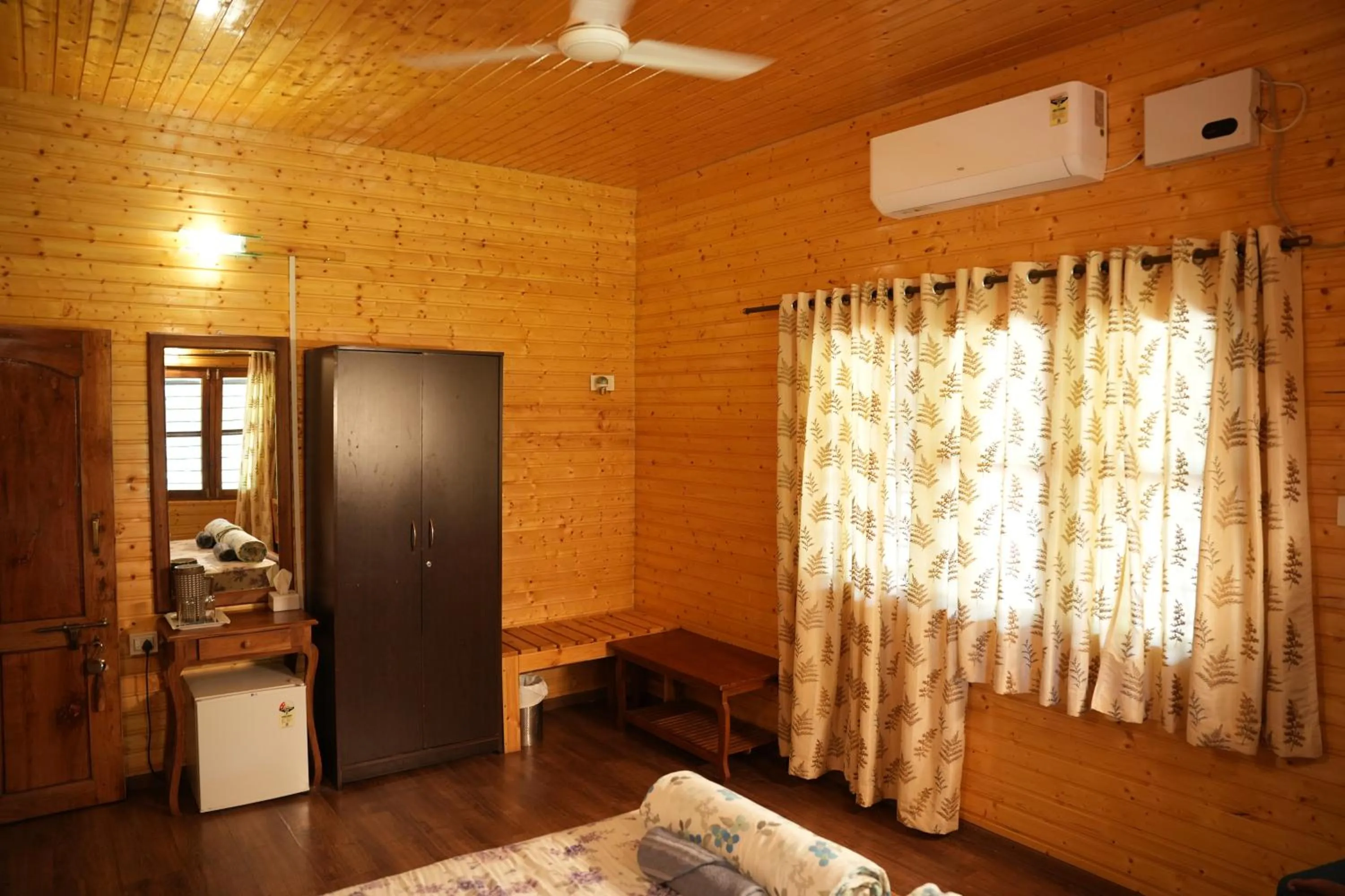 Bed in labdhi Resorts Masinagudi- Stag Groups not allowed