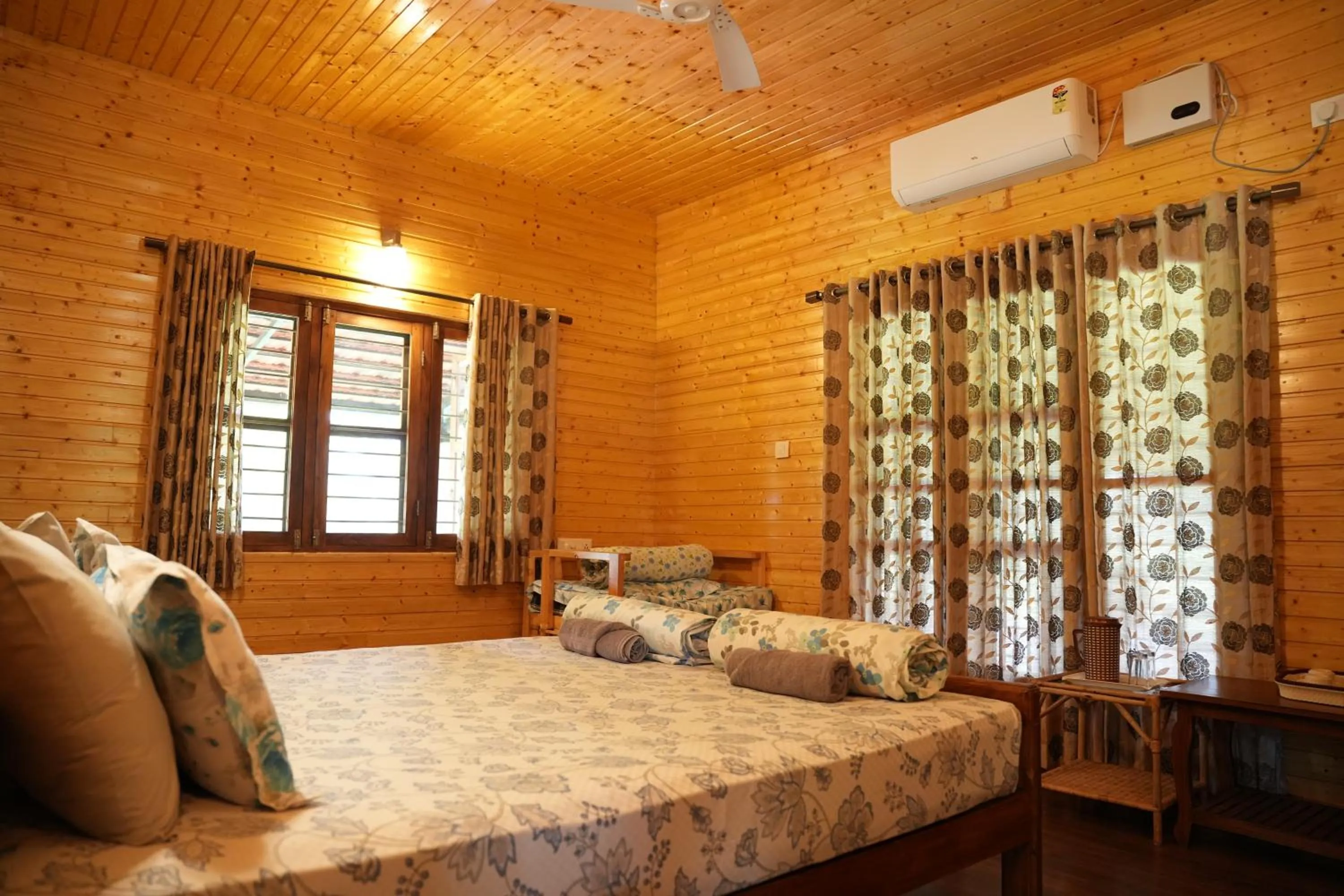 Bed in labdhi Resorts Masinagudi- Stag Groups not allowed