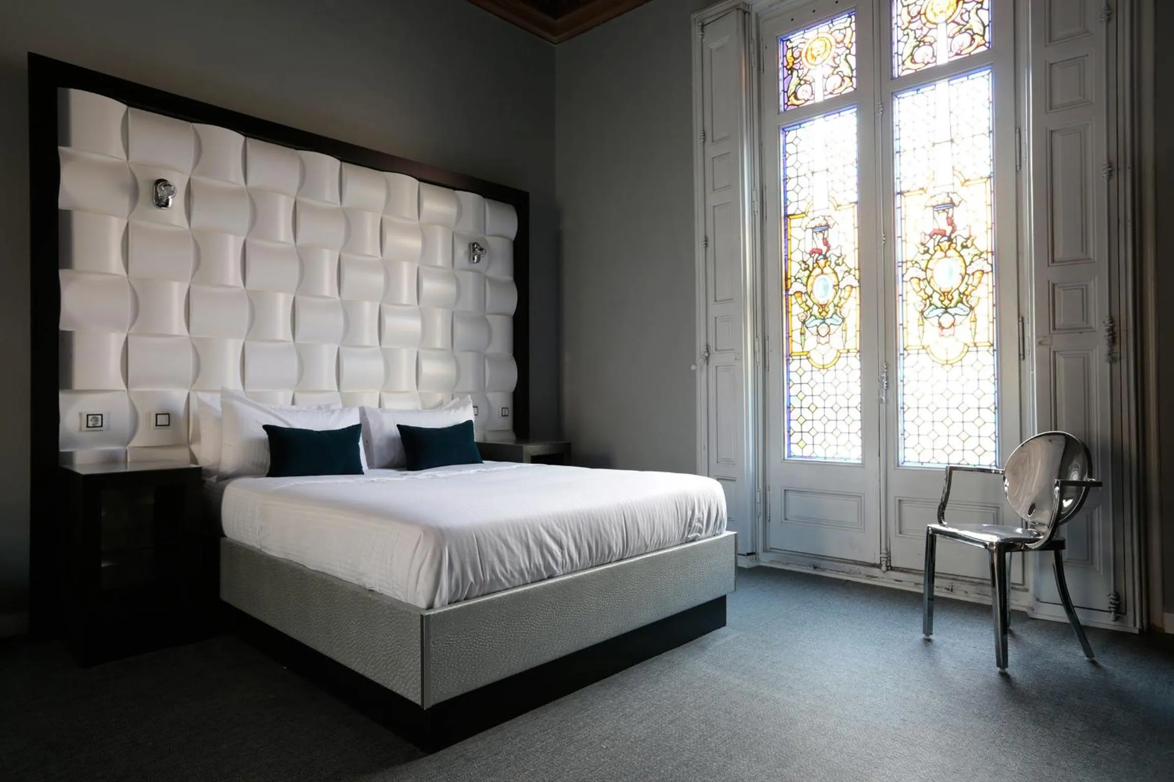 Decorative detail, Bed in Amra Barcelona Gran Via