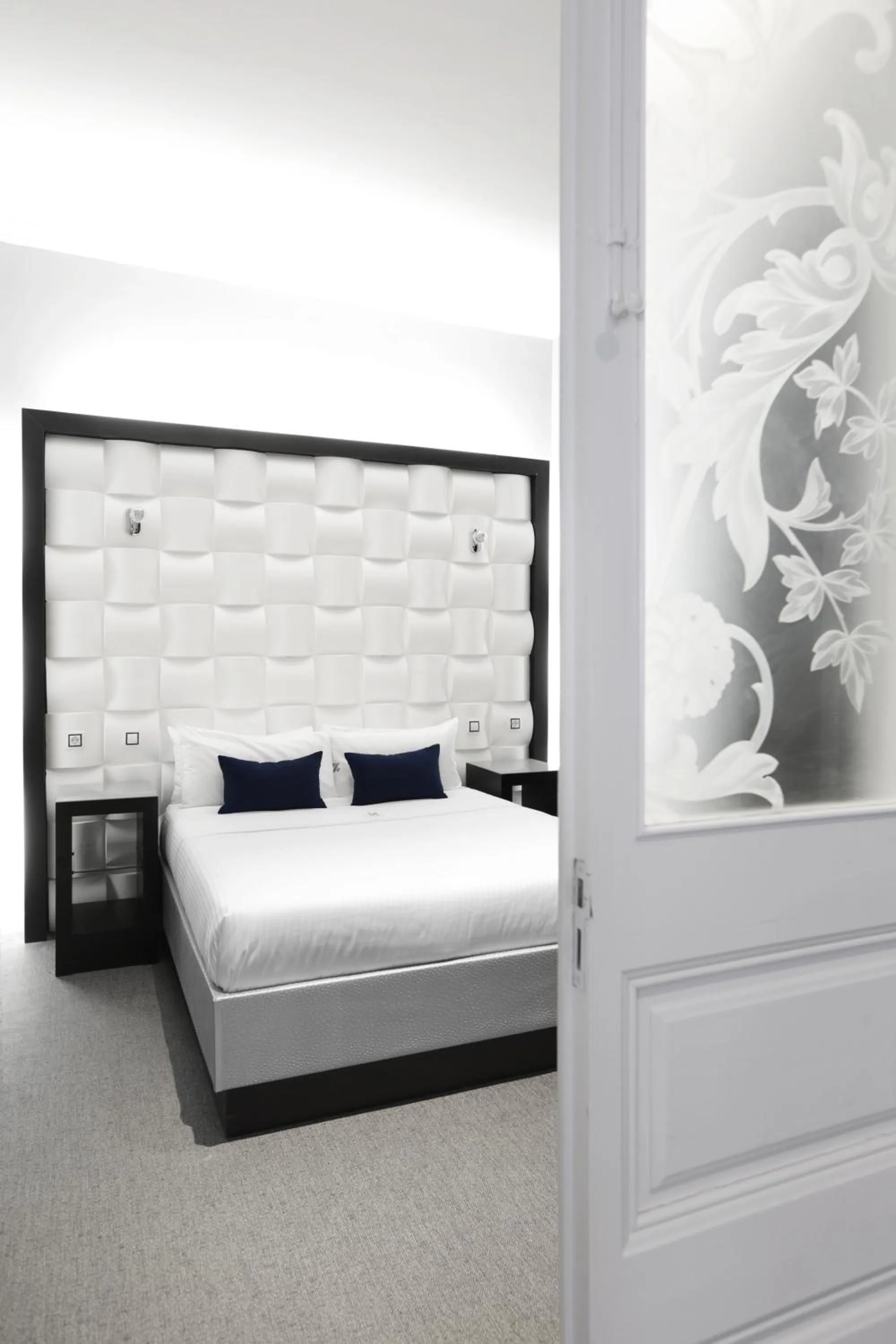 Decorative detail, Bed in Amra Barcelona Gran Via