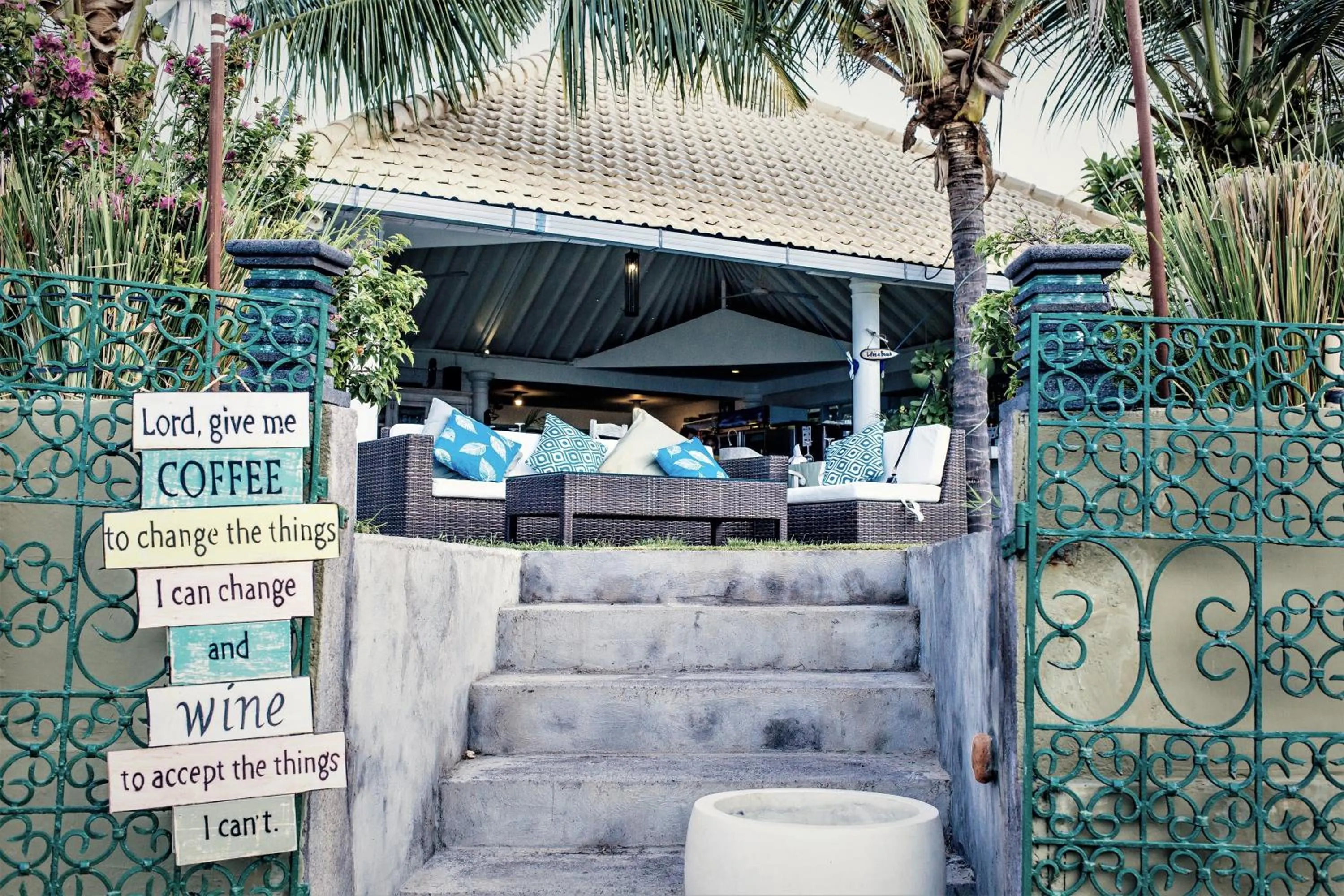 Restaurant/places to eat in Mayo Resort